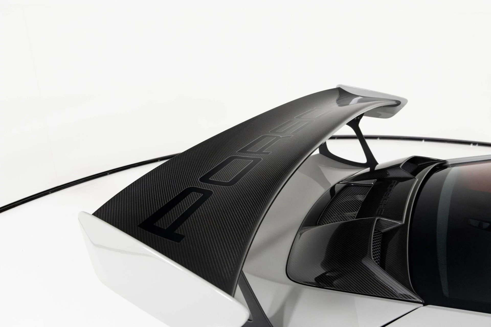 mph068_3239366513_Used_2018_Porsche_911_GT_2_RS_1762984510_9b9449ef77