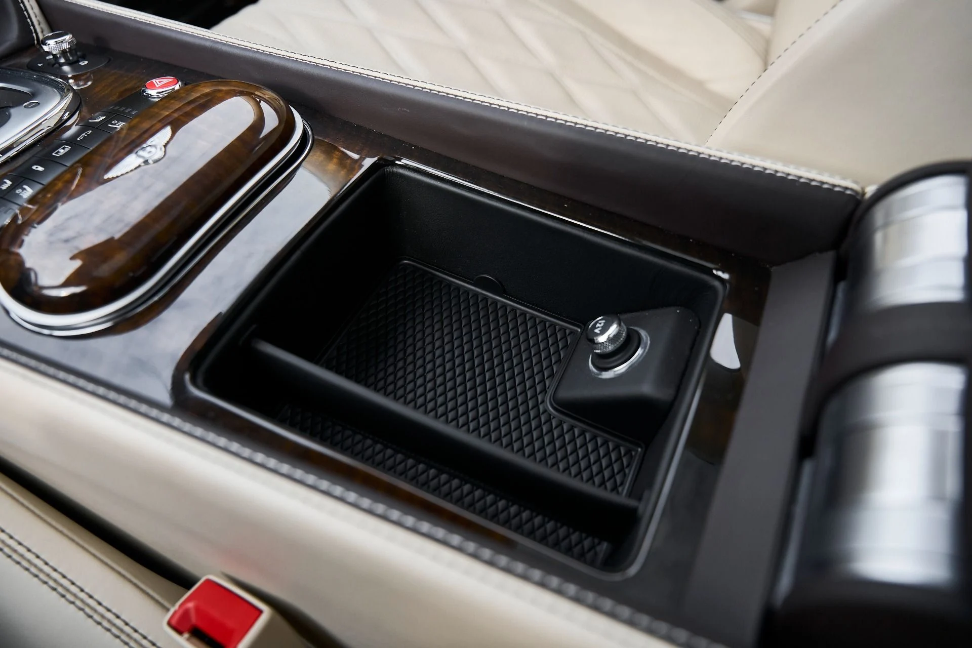 mph068_3274760551_Used_2015_Bentley_Flying_Spur_V8_1769278430_00bb4a7eaa