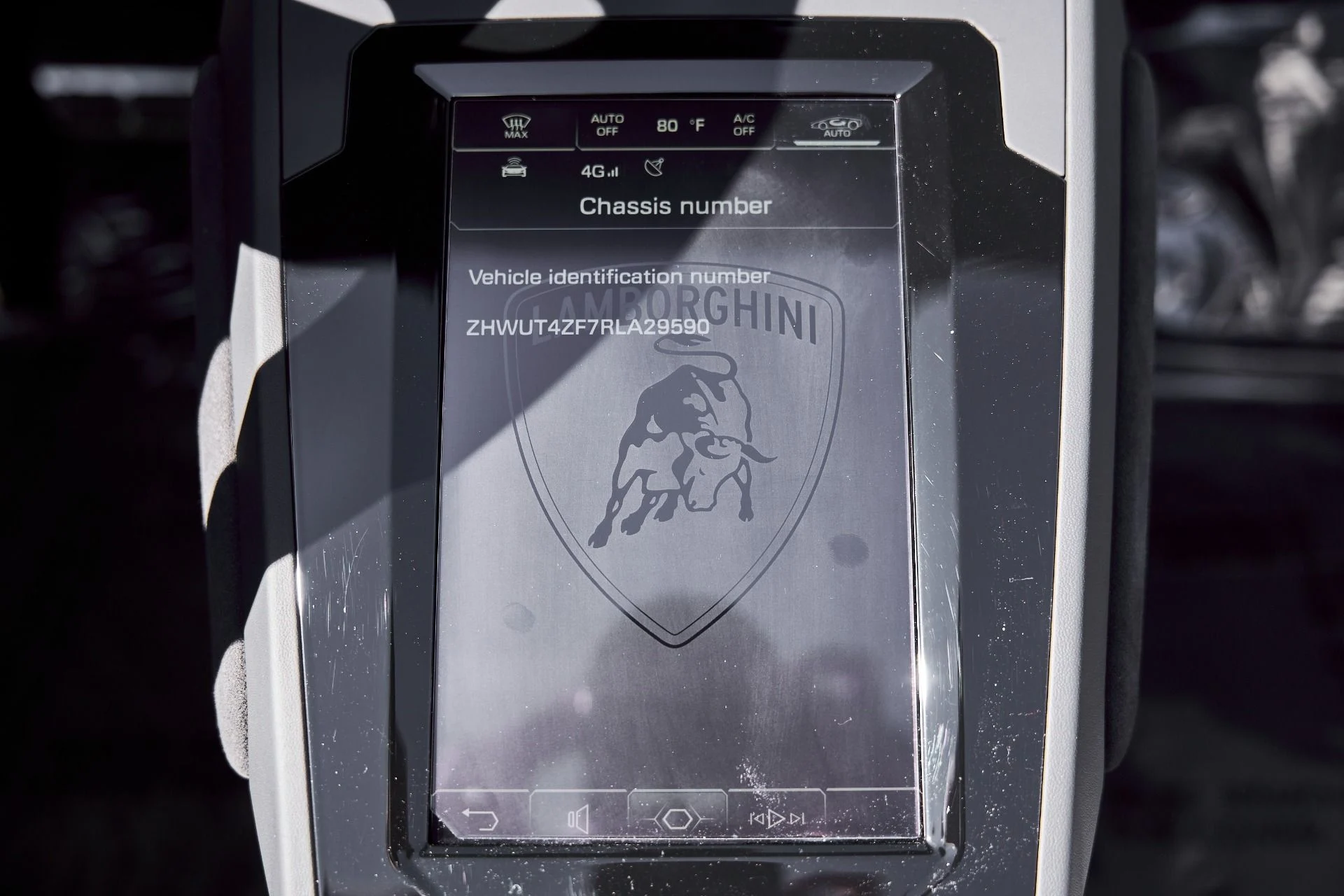 mph068_3306221965_Used_2024_Lamborghini_Huracan_EVO_Base_1771467081_f62a4beb24