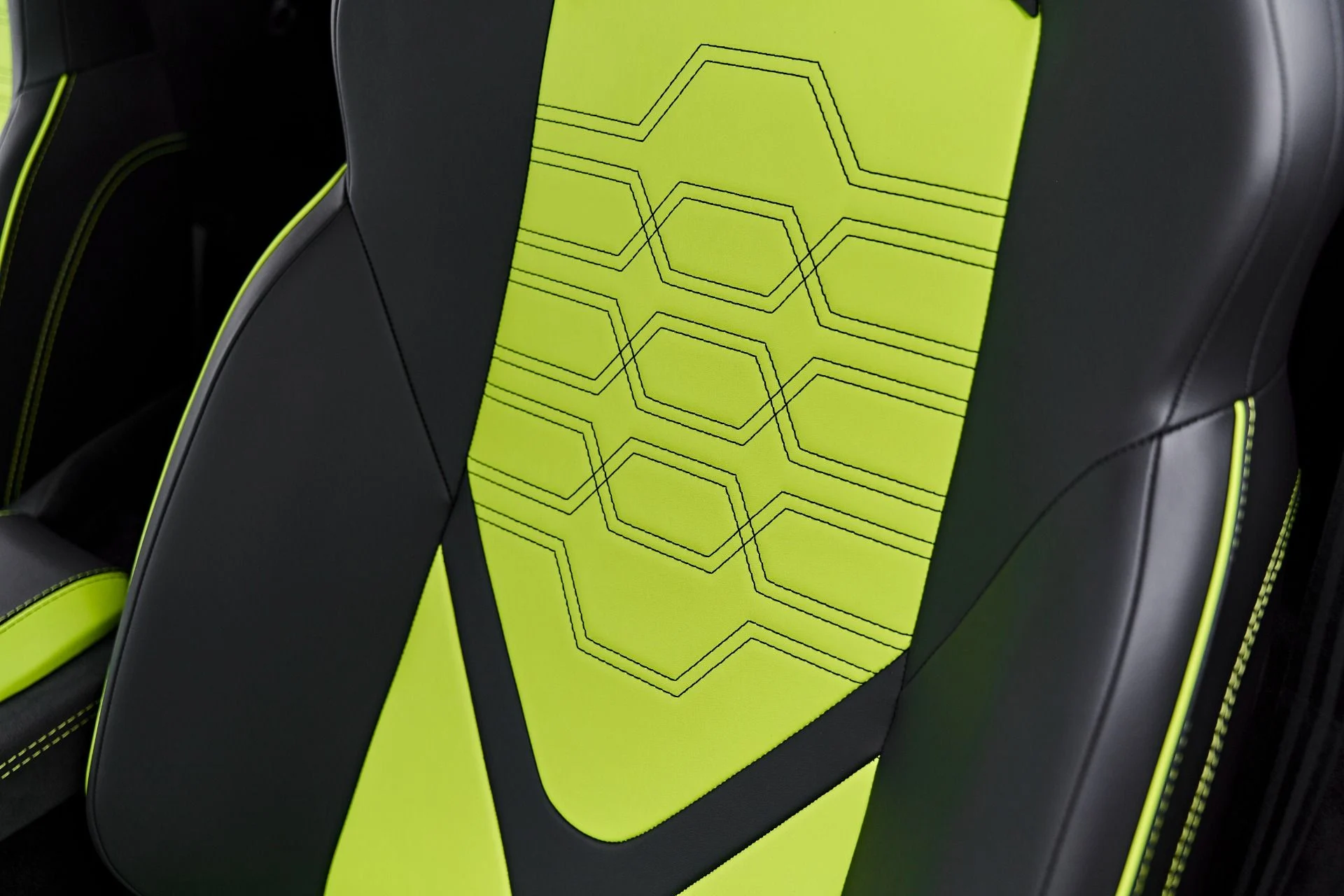 mph068_3345274748_Used_2026_Lamborghini_Revuelto_Base_1788485733_95f5e2e0f9