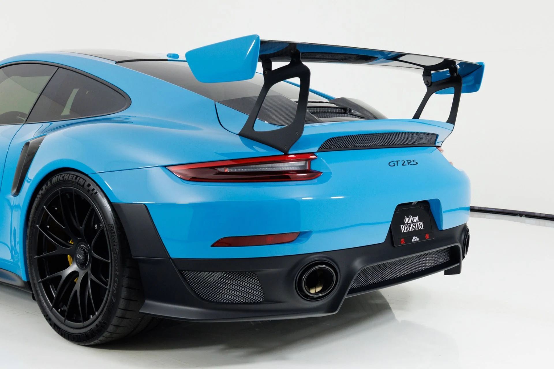 mph068_3390636339_Used_2018_Porsche_911_GT_2_RS_1783631648_14c9d550f9