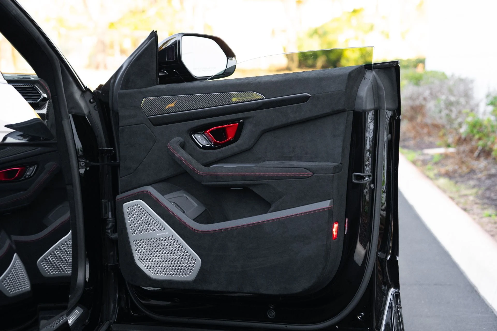 mph068_3409392973_Used_2024_Lamborghini_Urus_Performante_1770940170_cee5419e56