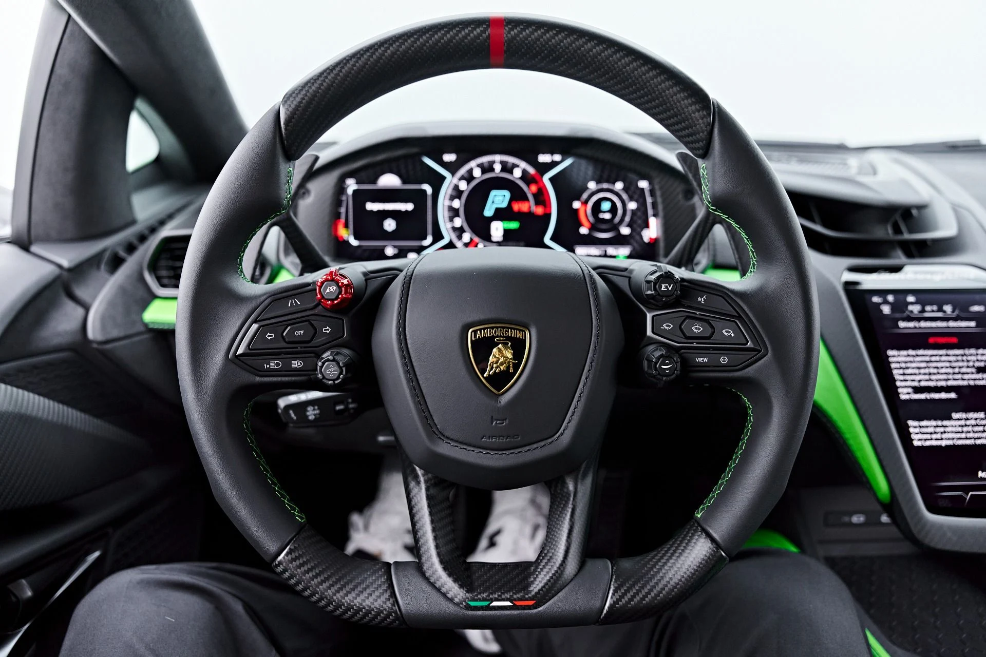 mph068_3464892159_Used_2025_Lamborghini_Revuelto_Base_1785289427_2a8d72cc15
