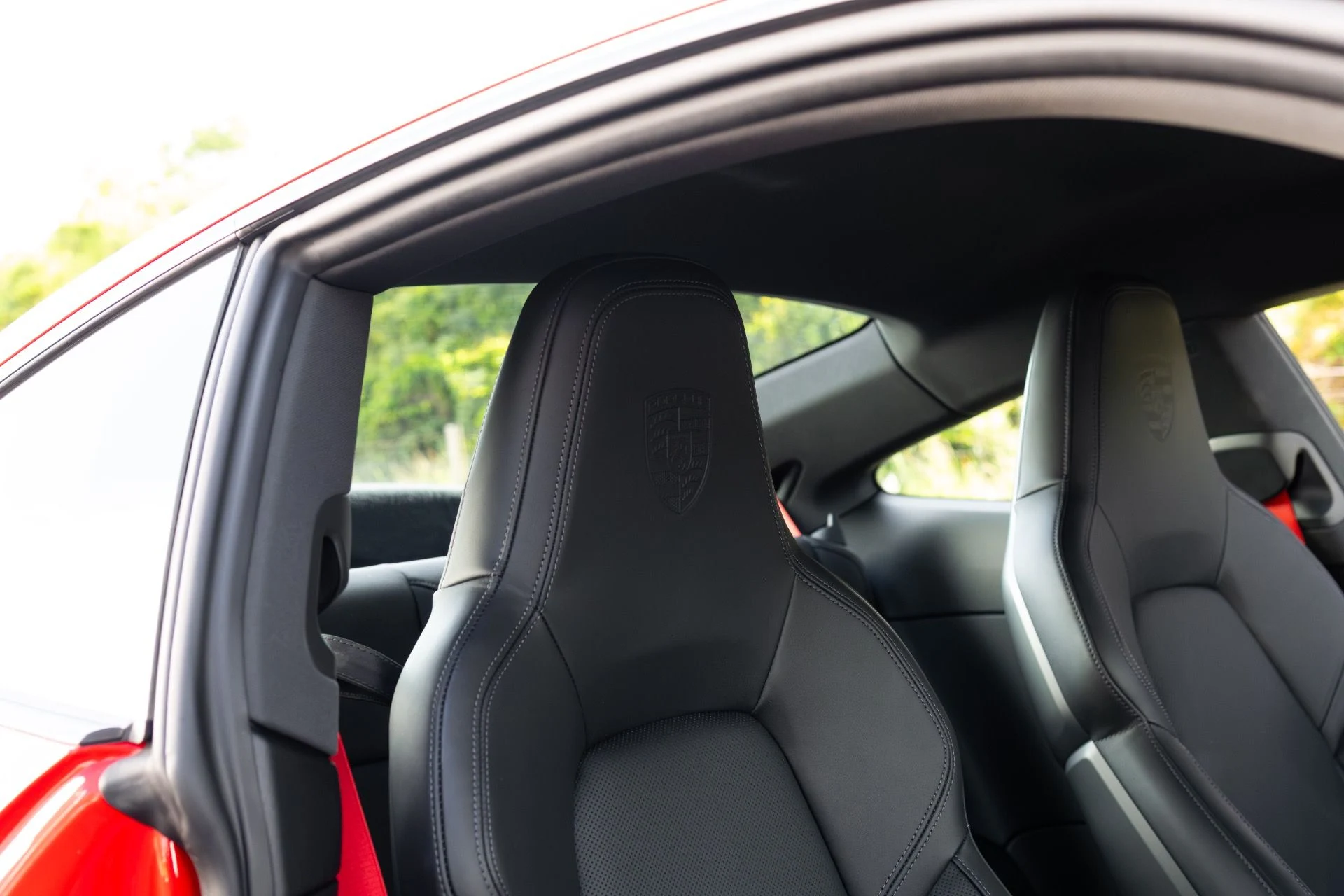 mph068_3491005646_Used_2025_Porsche_911_Carrera_1779505950_e600b0a47d