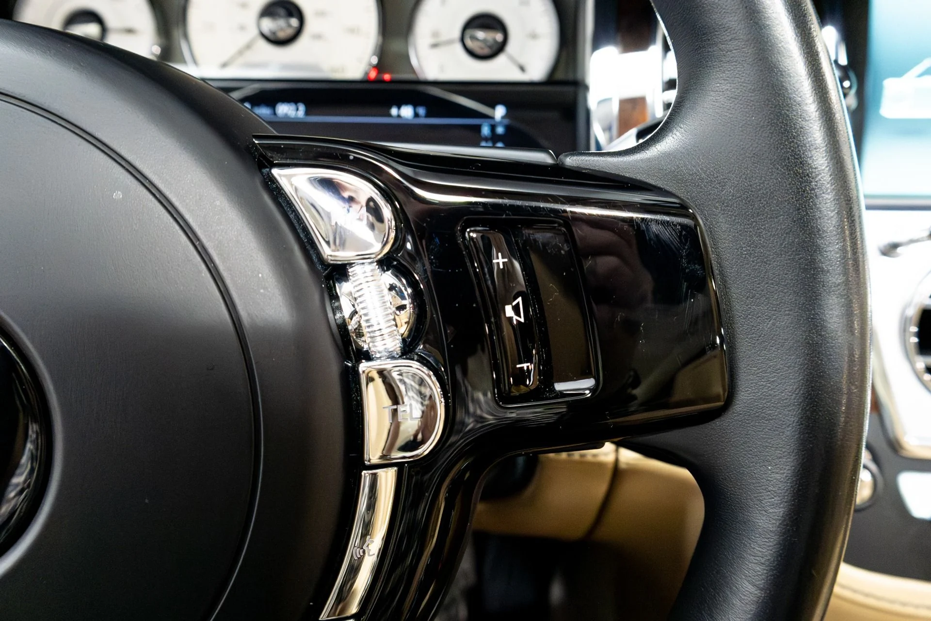 mph068_3513871895_Used_2017_Rolls_Royce_Ghost_1774888920_5b6e9b3337