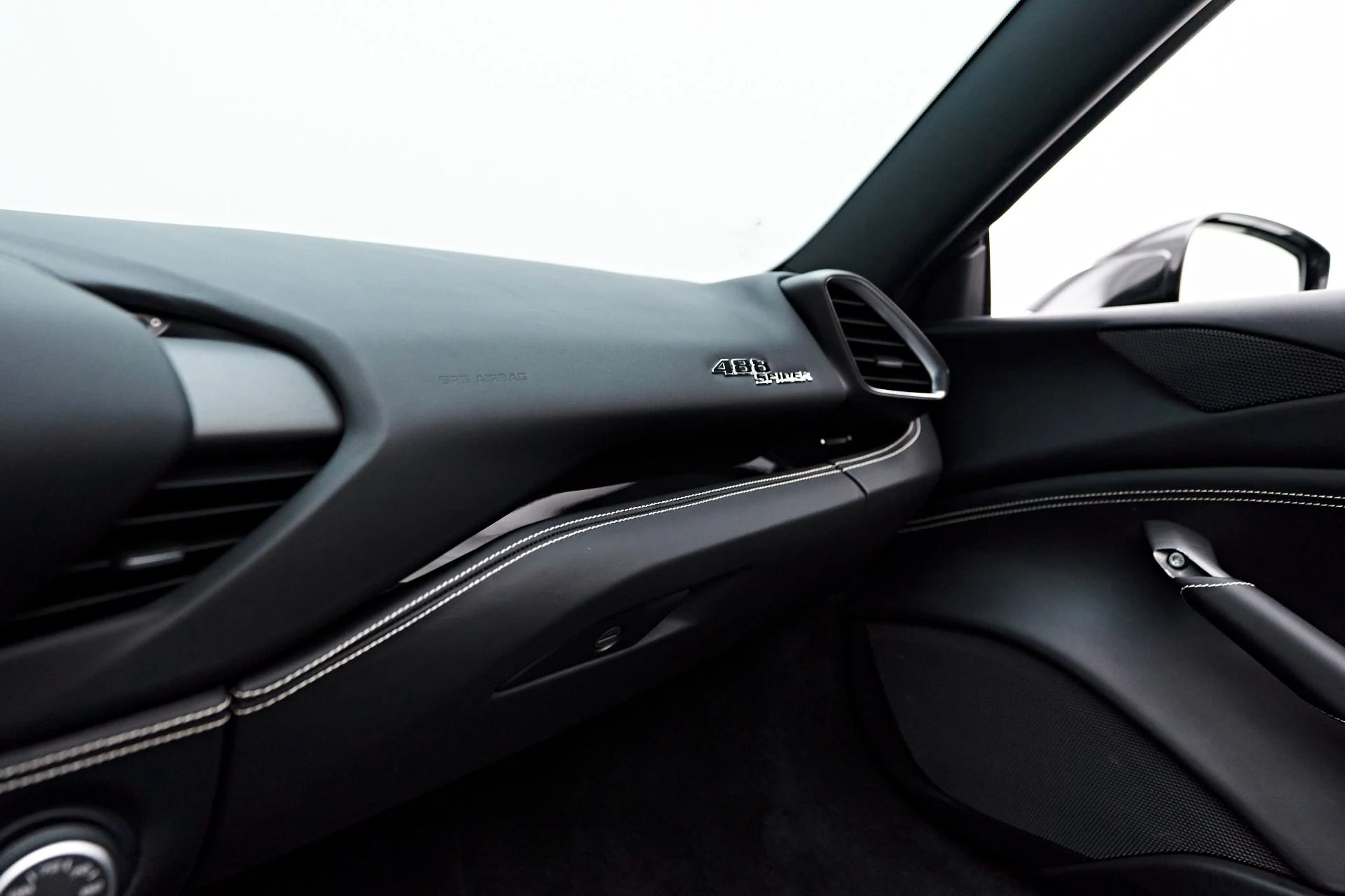 mph068_3519690209_Used_2018_Ferrari_488_Spider_Base_1717624092_4e18b19147