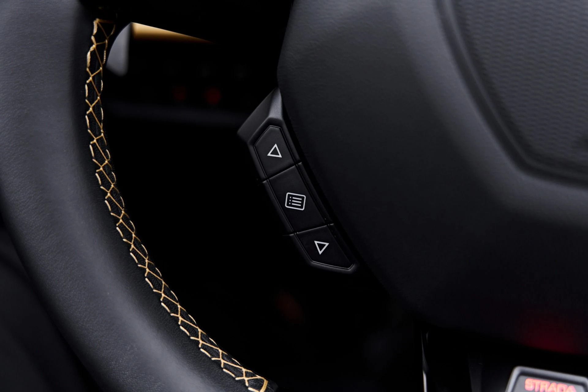 mph068_3605521341_Used_2022_Lamborghini_Huracan_EVO_Base_1791315979_8fe12f7452