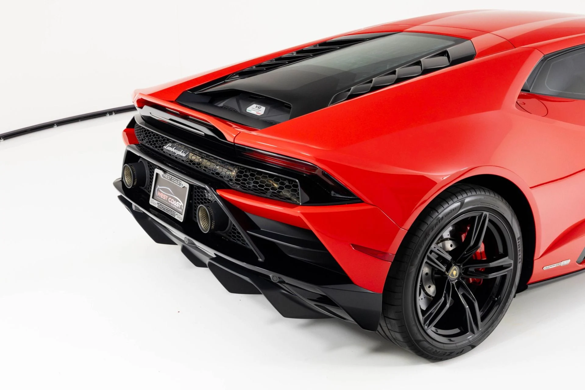 mph068_3677351875_Used_2021_Lamborghini_Huracan_EVO_1762806487_87f4be05ef