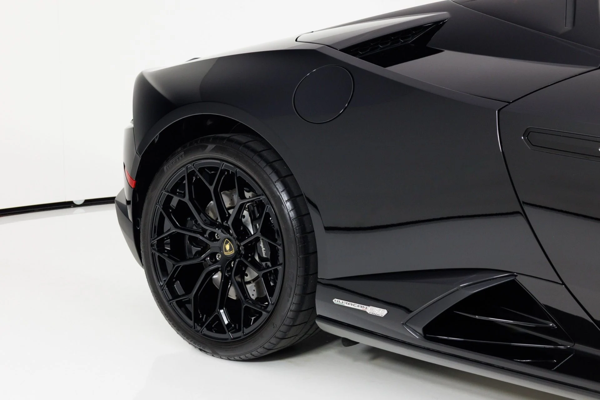 mph068_3714201685_Used_2021_Lamborghini_Huracan_EVO_1784066658_012d514188