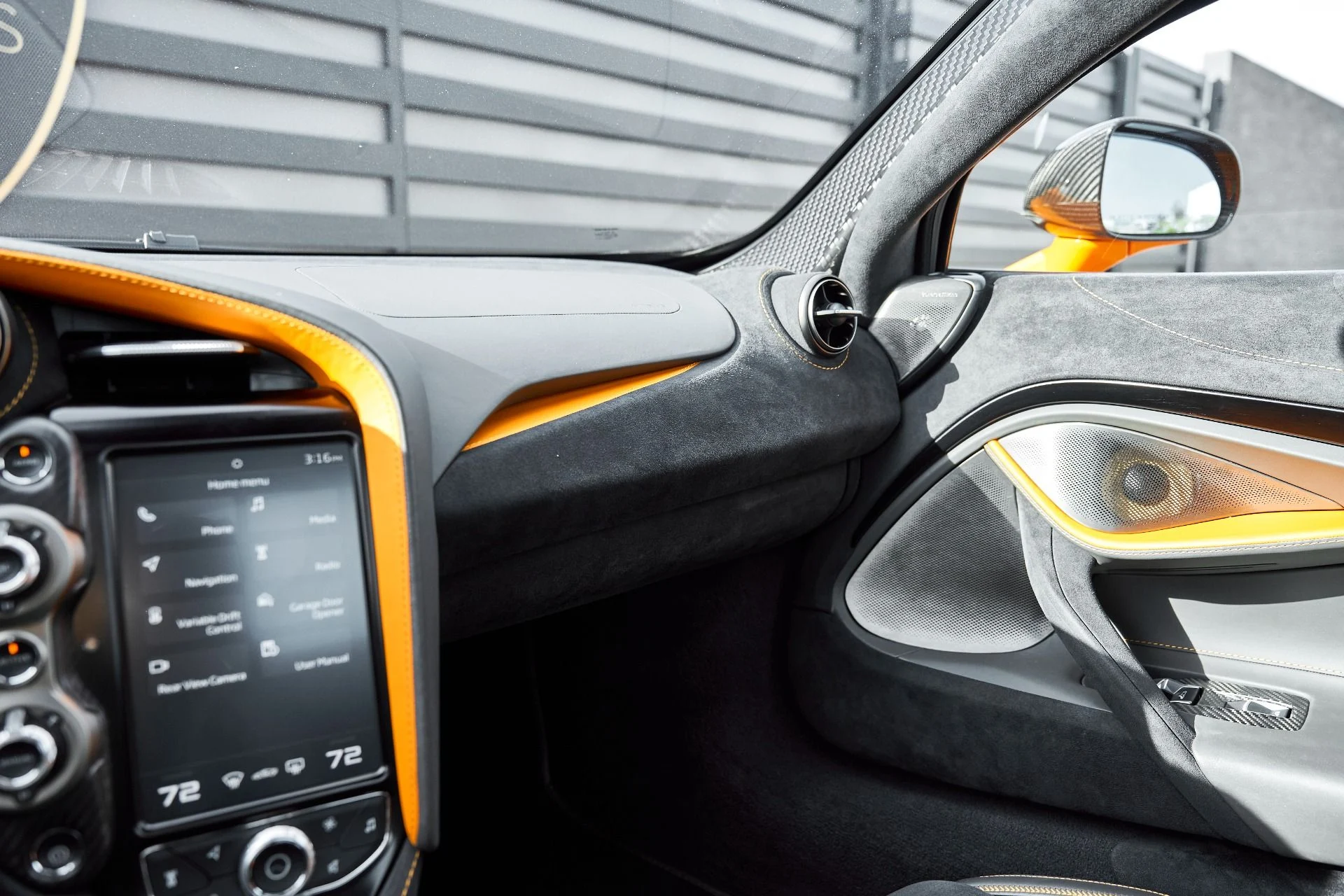 mph068_377570227_Used_2018_Mc_Laren_720_S_Performance_1766270182_69d4ef9510