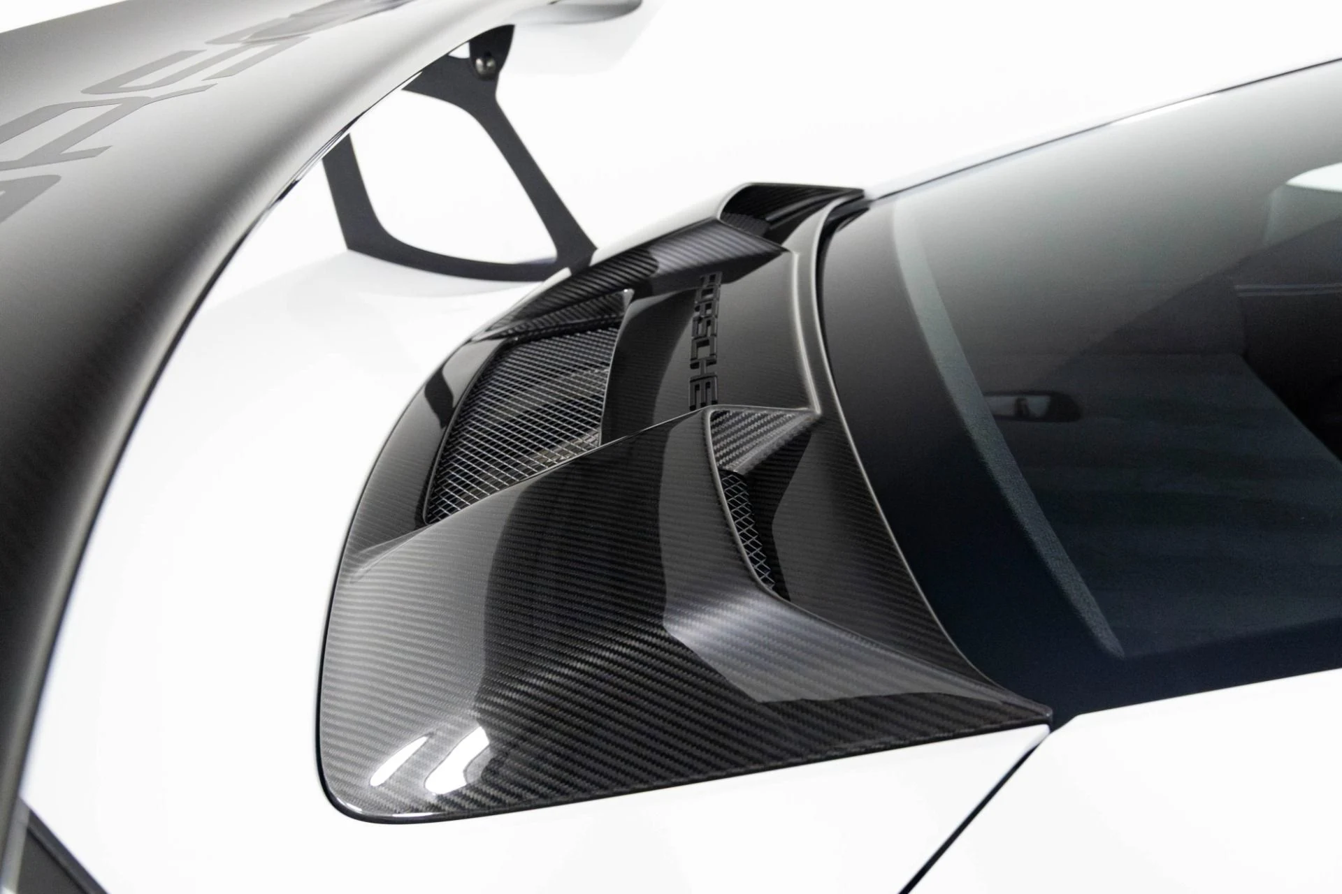 mph068_3778064443_Used_2018_Porsche_911_GT_2_RS_1762386702_a8575ce786