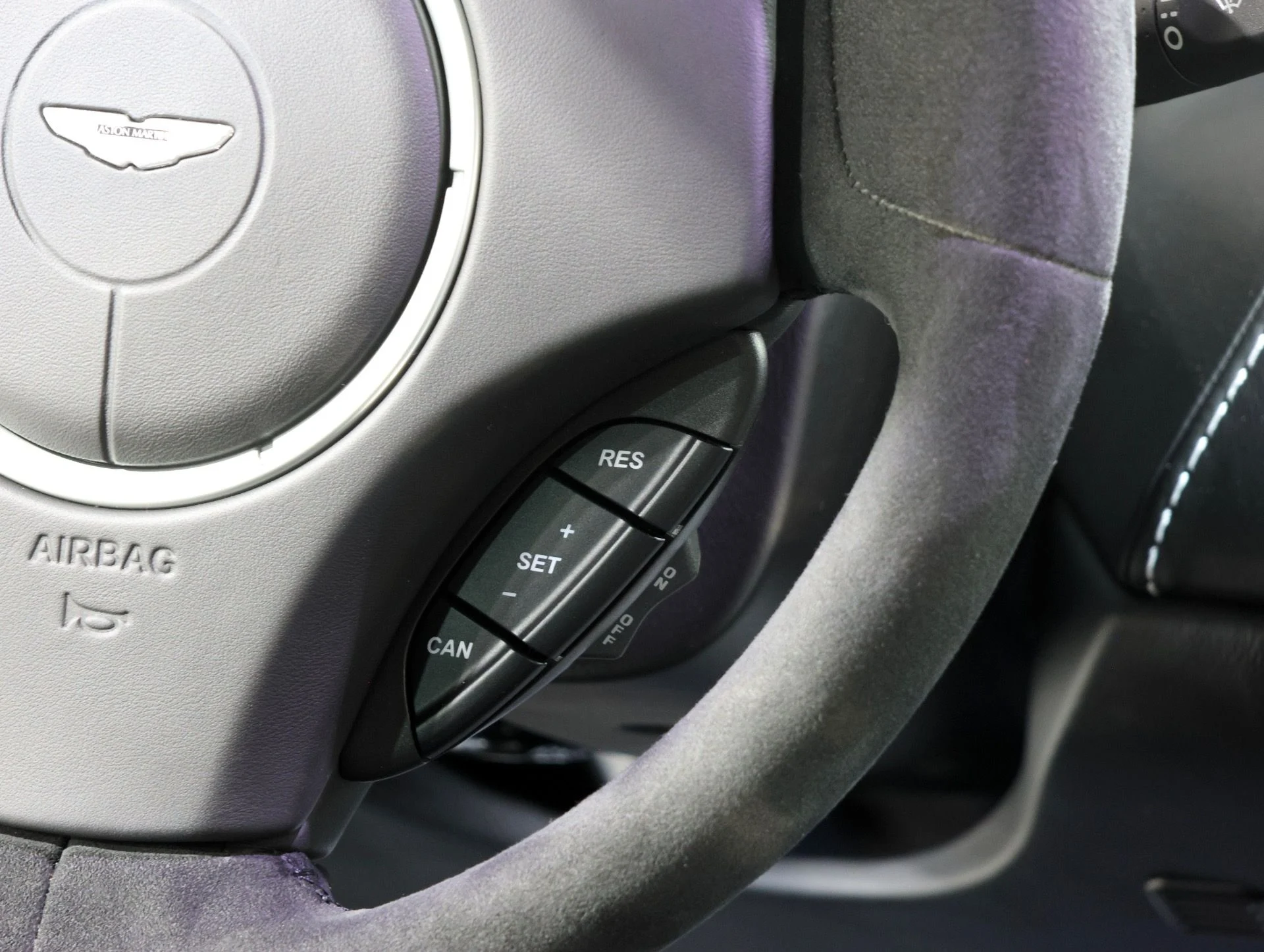 mph068_3812764513_Used_2012_Aston_Martin_V12_Vantage_Rare_6_Speed_Manual_Over_200_K_MSRP_20_K_In_Recent_Maintenance_1770846605_45af1c0cb8