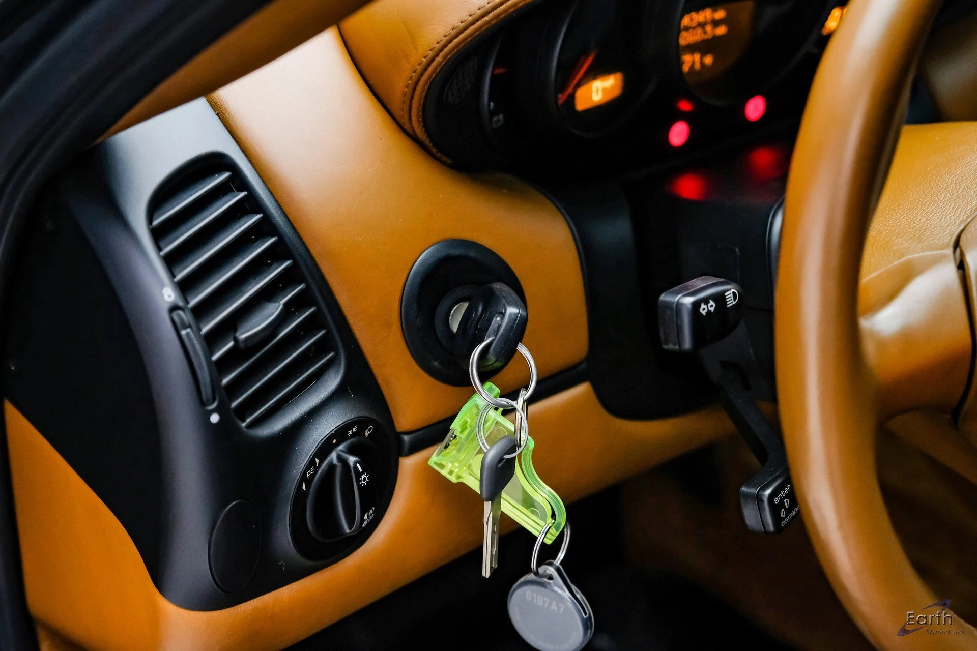 mph068_3823209409_aa000d09ee8f56a905b168c18e577aa1x_52d2ed9543