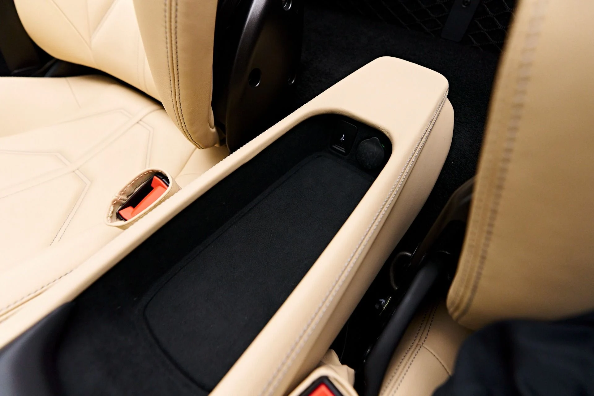 mph068_3880410723_Used_2022_Ferrari_F8_Spider_Base_1769106989_f97e76a854