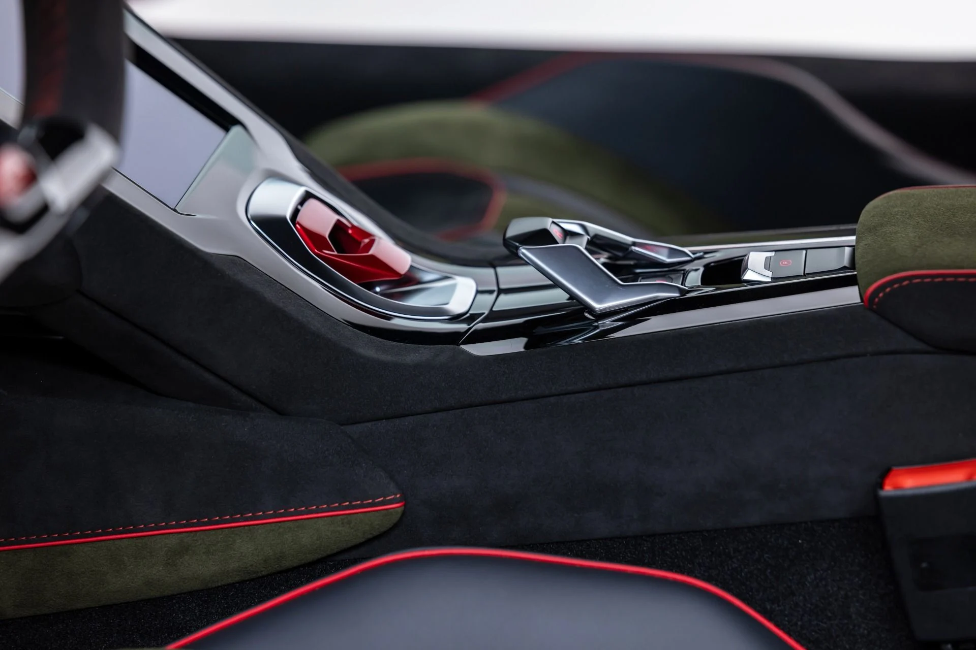 mph068_3982378476_Used_2024_Lamborghini_Huracan_Sterrato_1765391926_f932ba7241