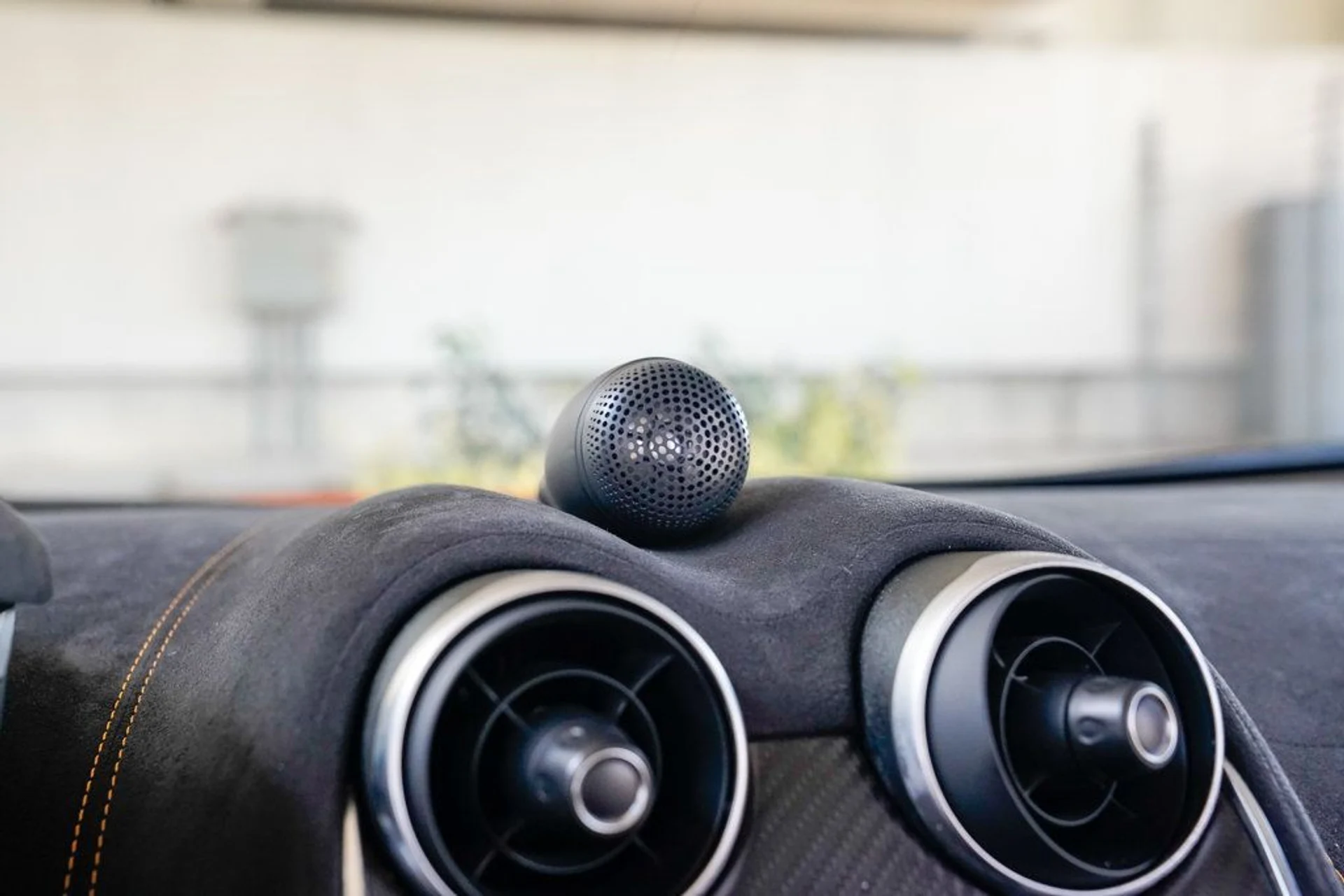 mph068_4052476432_used_2018_mclaren_570s_spider_14354_22891400_69_1024_381e8e7510