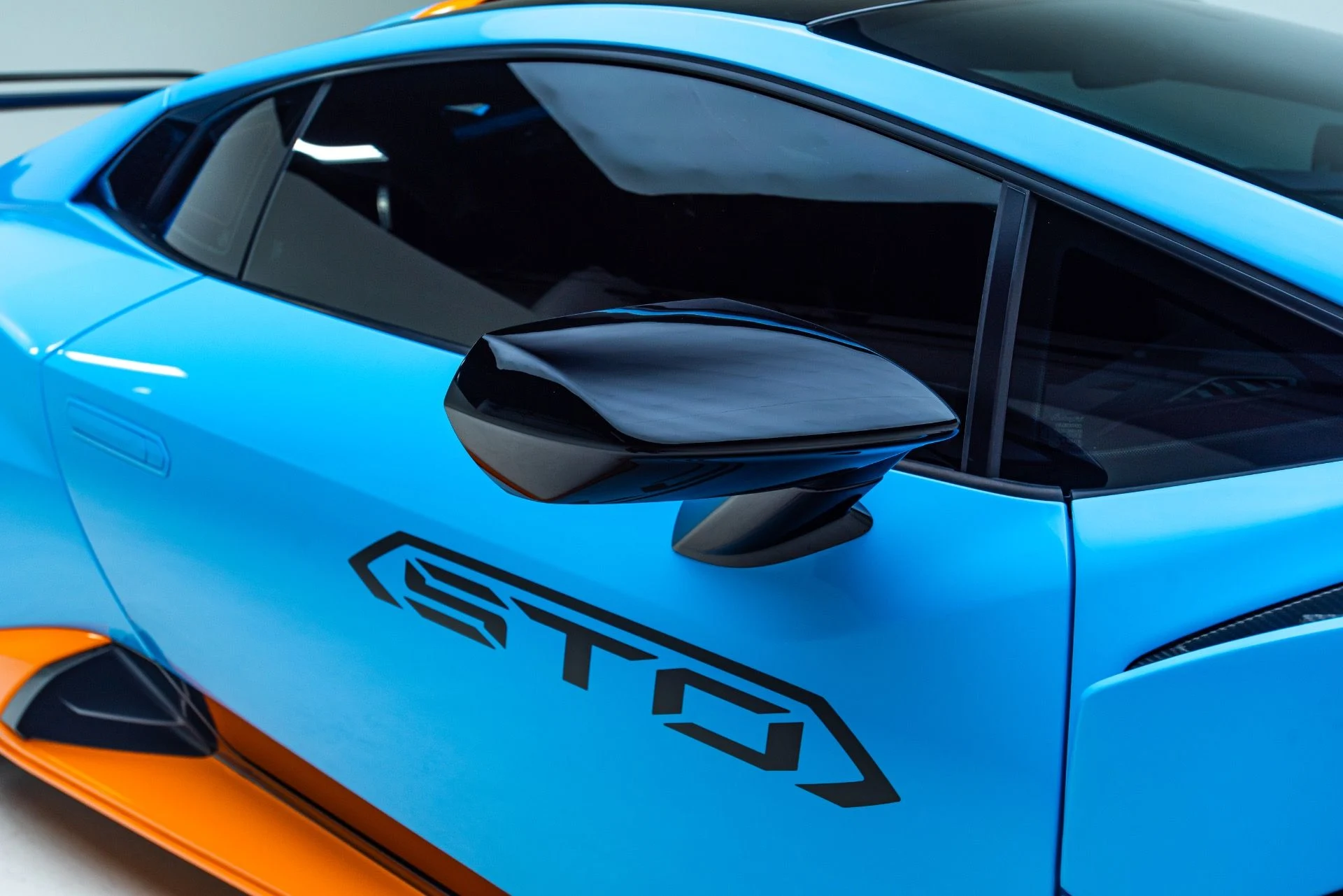 mph068_4081363534_Used_2024_Lamborghini_Huracan_STO_Alpha_10_Twin_Turbo_1786644416_cb16c21446