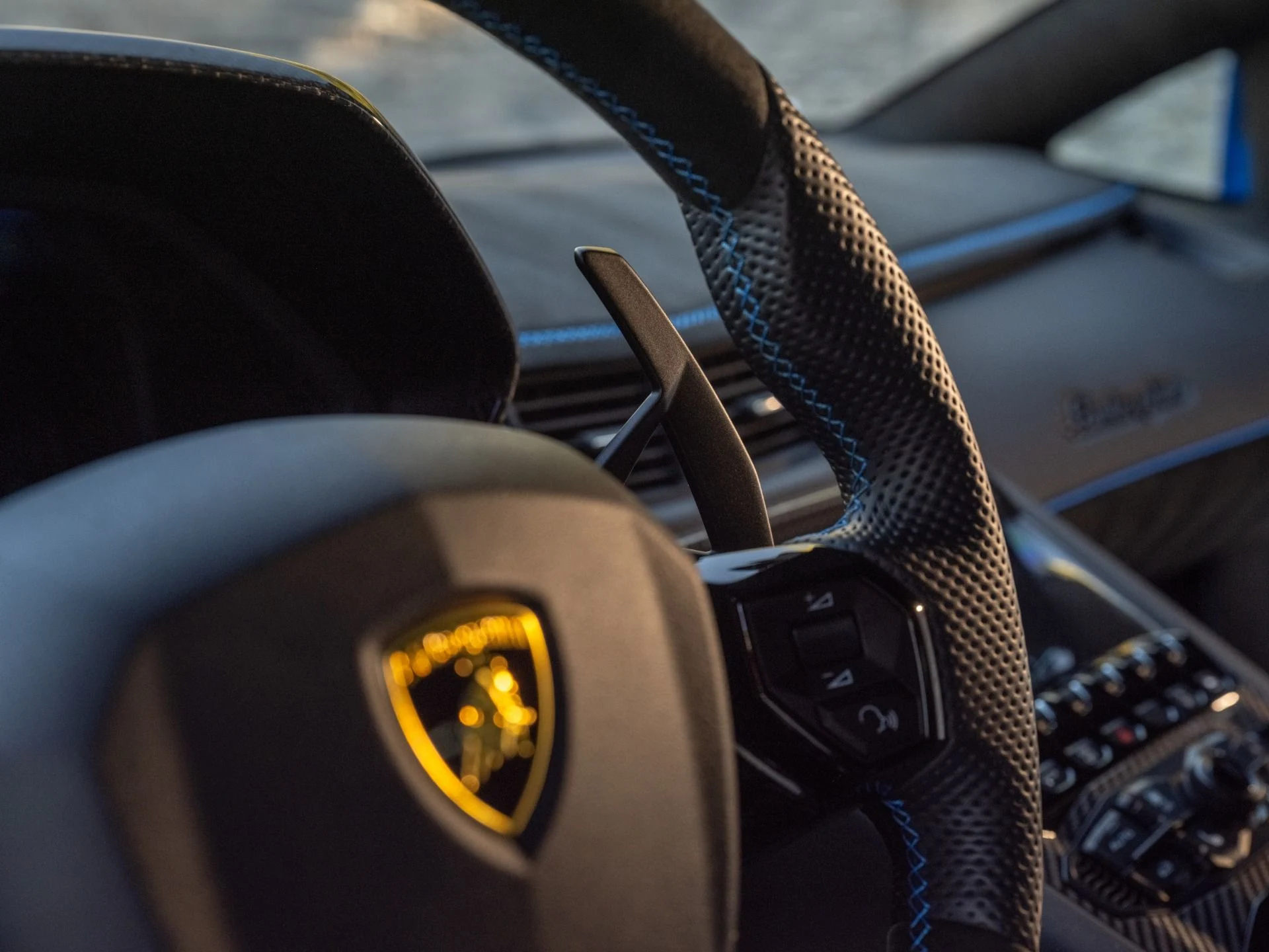 mph068_4114658228_Used_2020_Lamborghini_Aventador_LP_770_4_SVJ_1785437931_bc7a3a2325