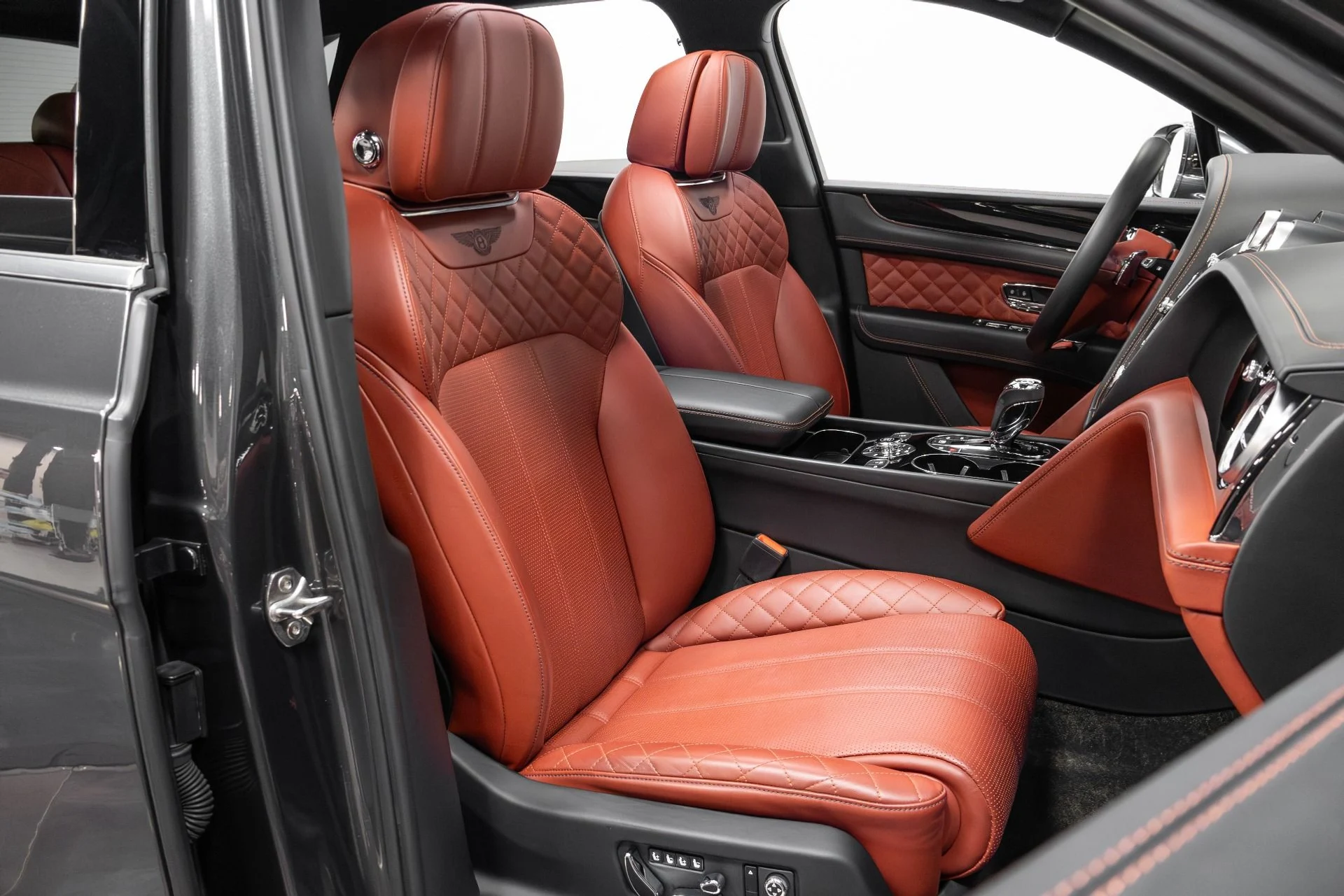 mph068_4126403517_Used_2017_Bentley_Bentayga_W12_1763489562_f70d879bc1