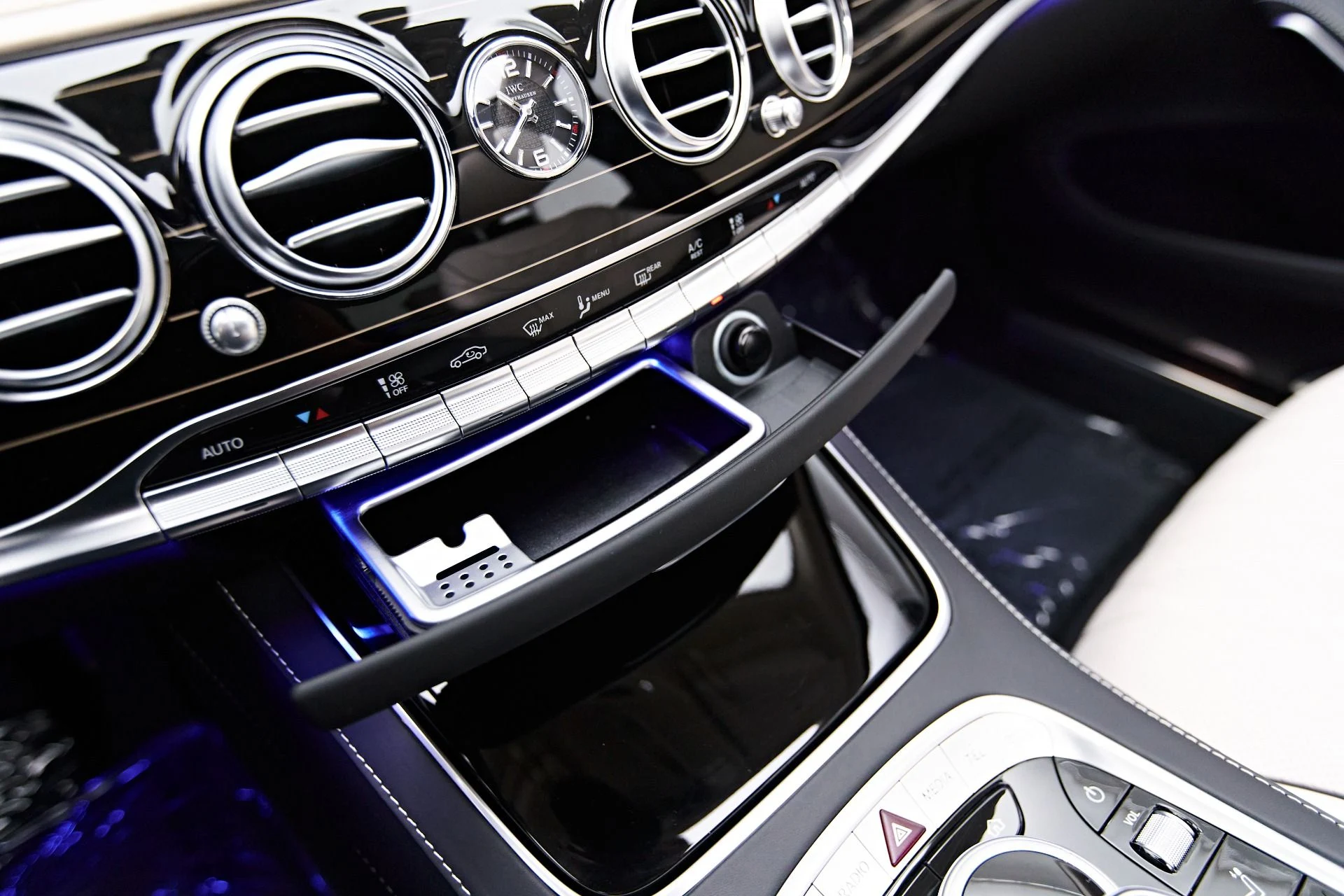 mph068_454941657_Used_2020_Mercedes_Benz_S_Class_Maybach_S_560_1686091105_9a4ef802b3