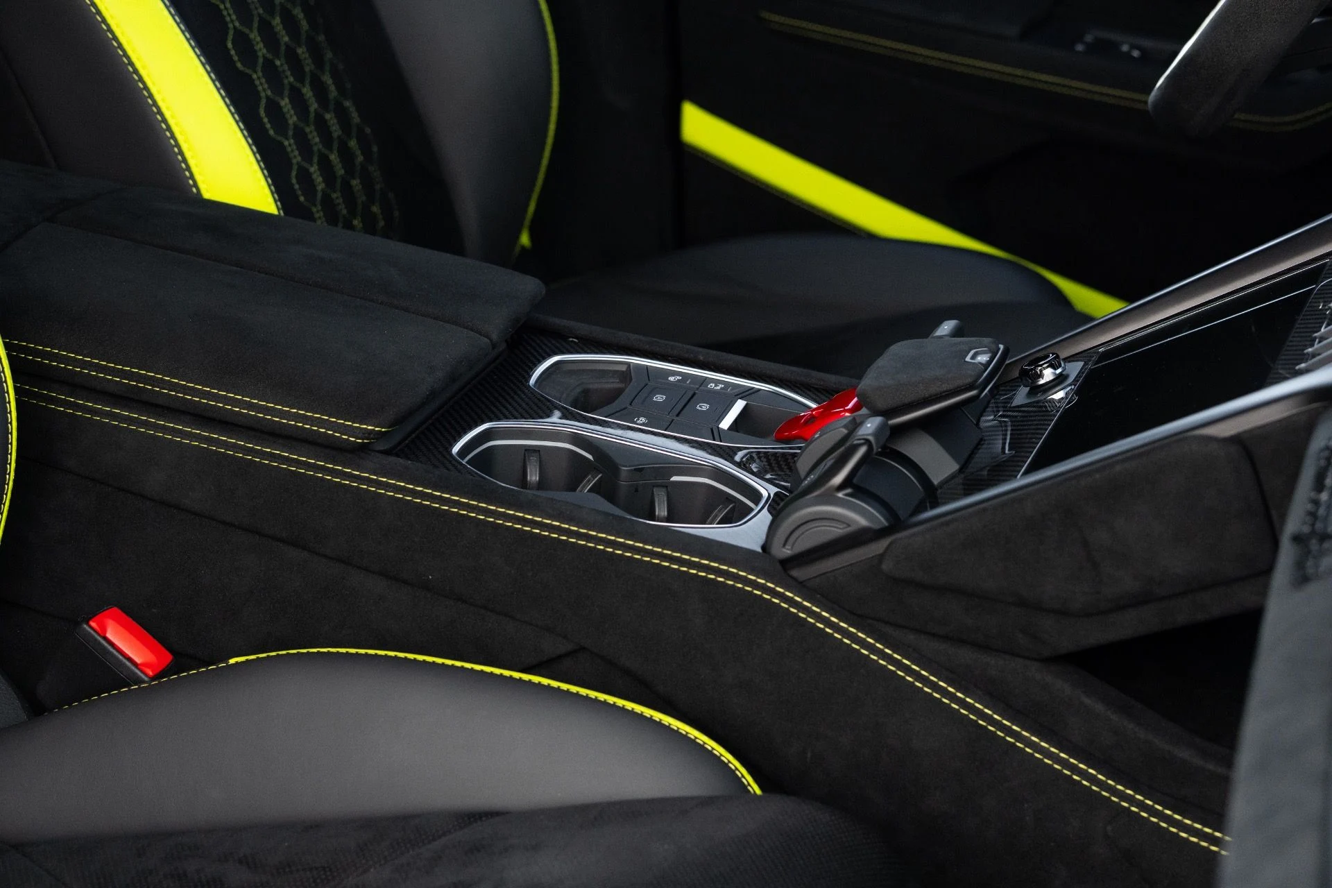 mph068_510875298_Used_2023_Lamborghini_Urus_Performante_1771690657_3ebfdf1547