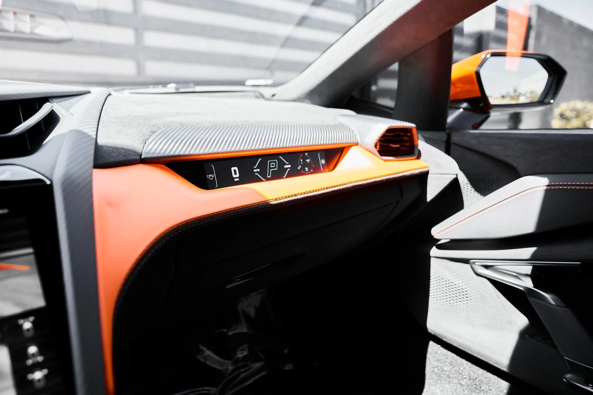 mph068_516357472_Used_2024_Lamborghini_Revuelto_Base_1777394383_46a6bcc0fd