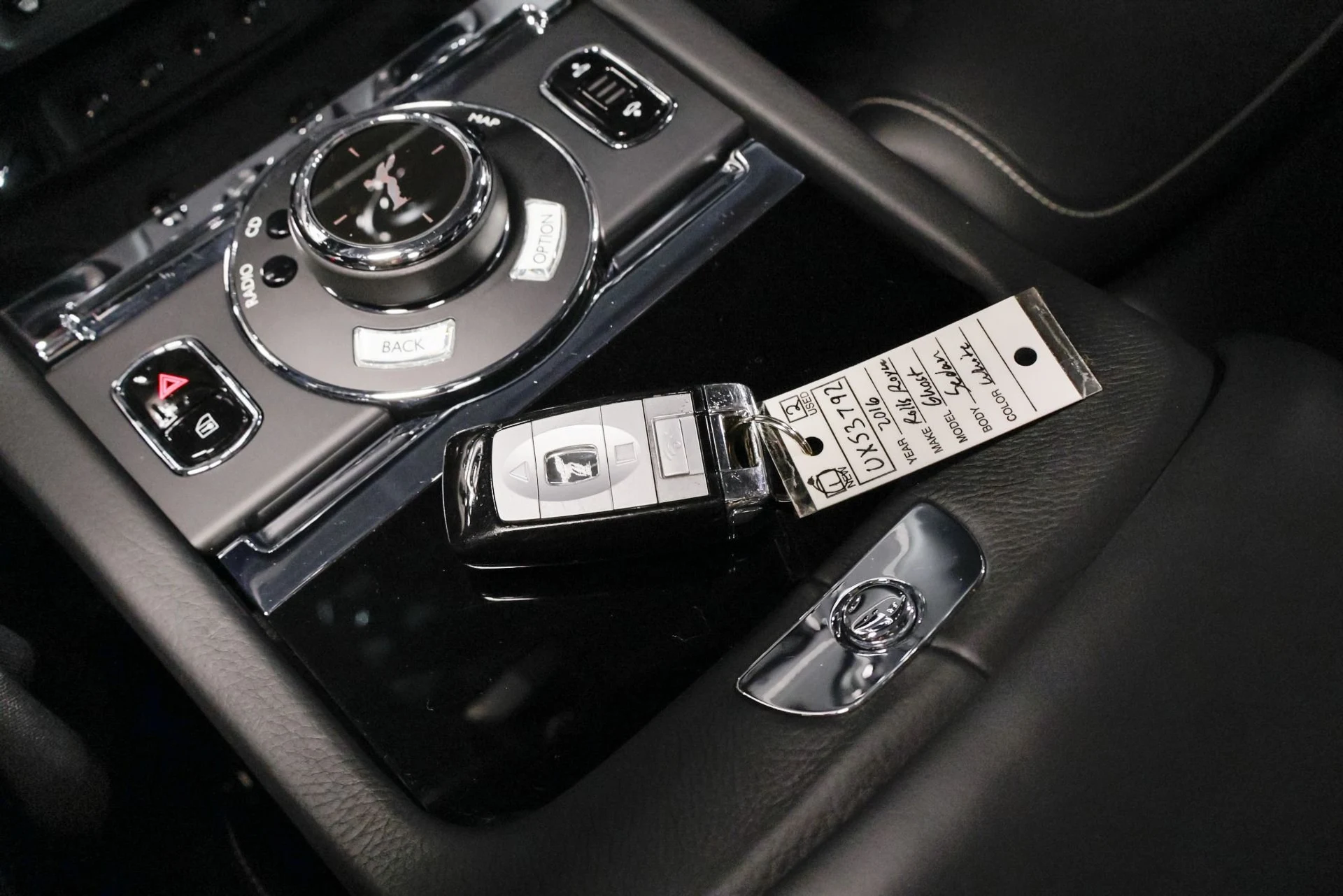 mph068_593153163_Used_2016_Rolls_Royce_Ghost_Base_1761576592_4871fa52af