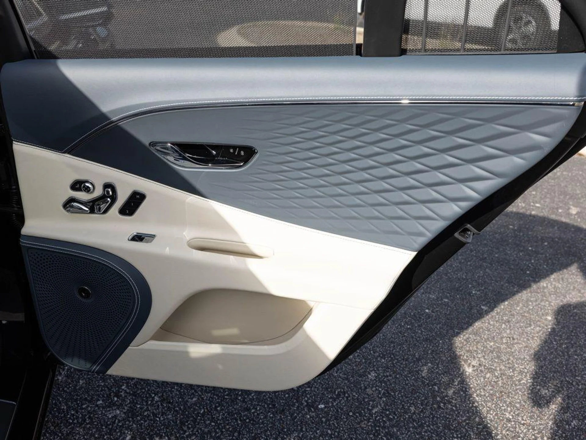 mph068_68685102_515382885_69f3604c087c98a25cbbb488_183d087308