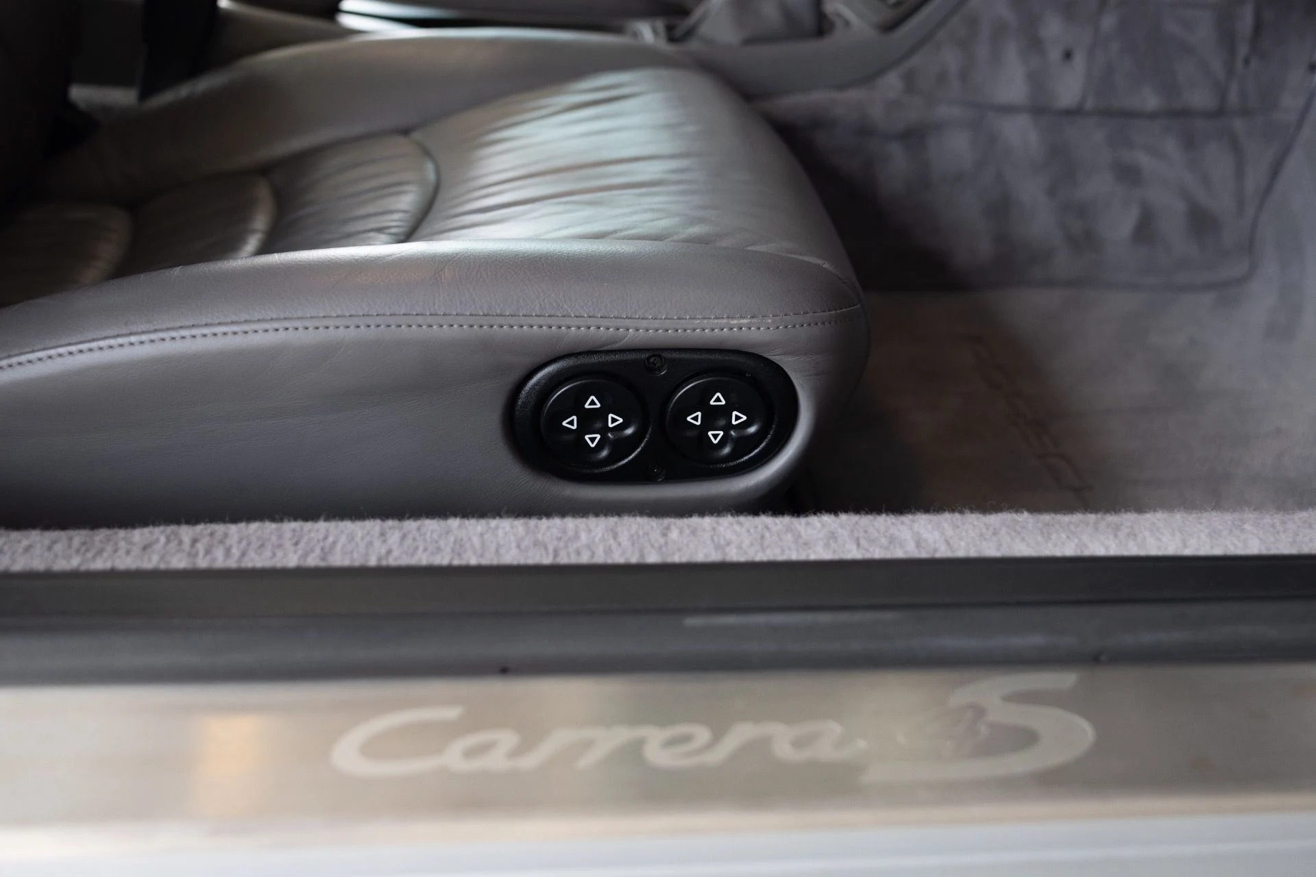 mph068_70529141_Used_1997_Porsche_911_Carrera_4_S_1785968822_3096f23c3d