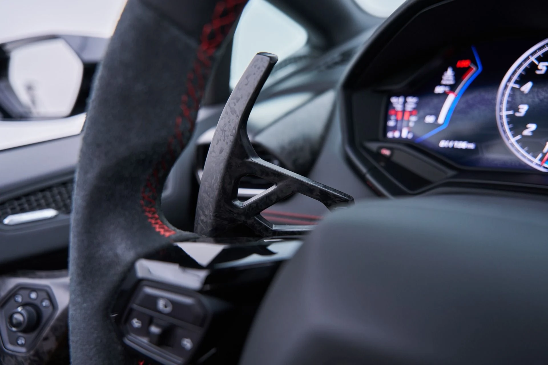 mph068_71053350_Used_2022_Lamborghini_Huracan_EVO_Base_1792542181_10c4950e10