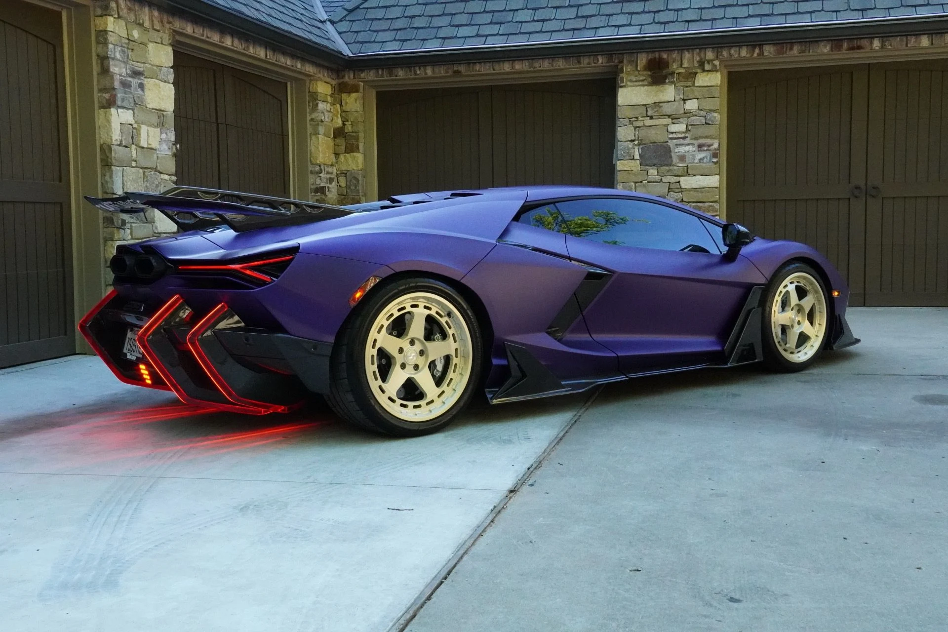 mph068_771160409_Used_2024_Lamborghini_Revuelto_1781191894_4f43934ad4