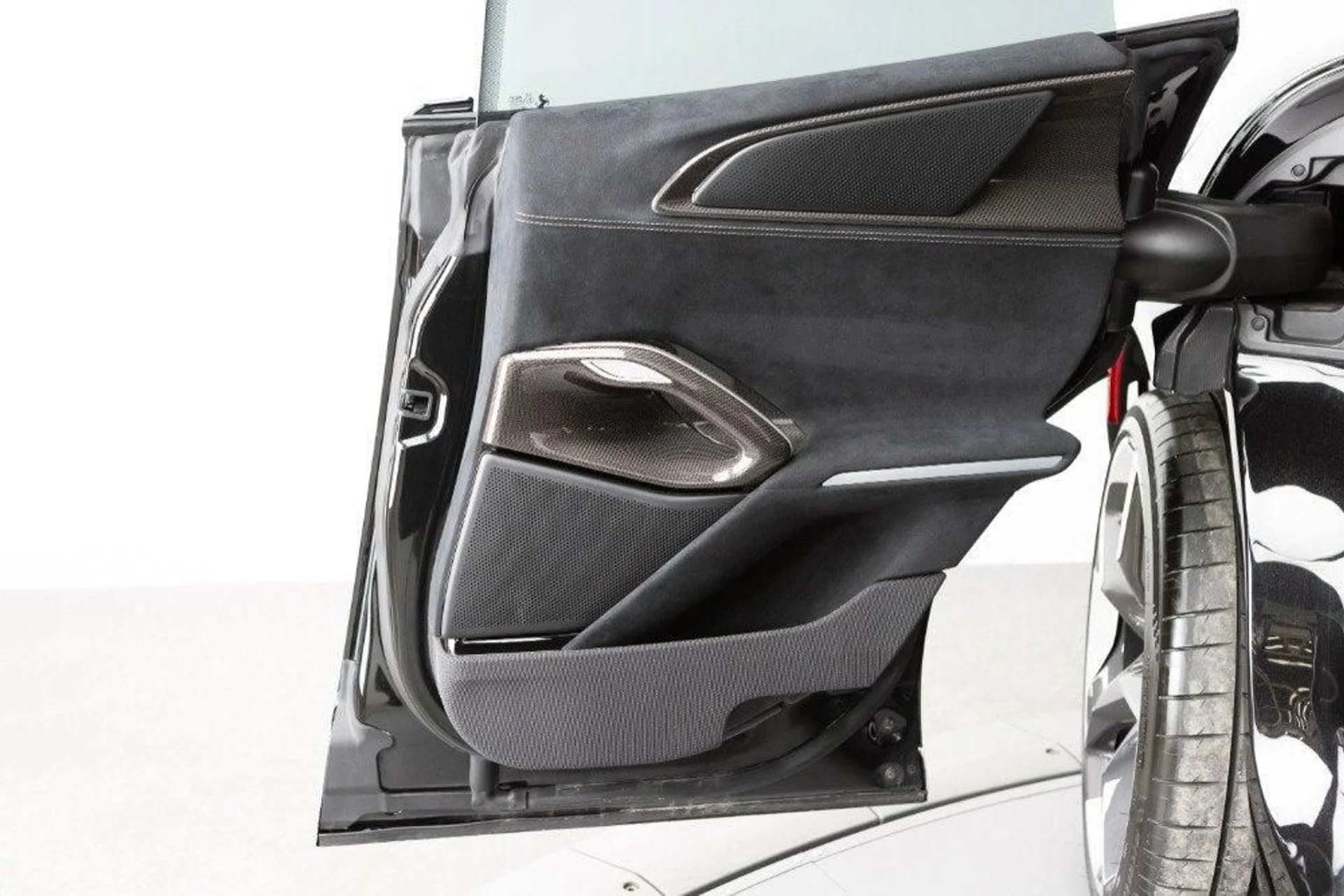 mph068_809006445_Used_2025_Ferrari_Purosangue_1777382842_e134f93464