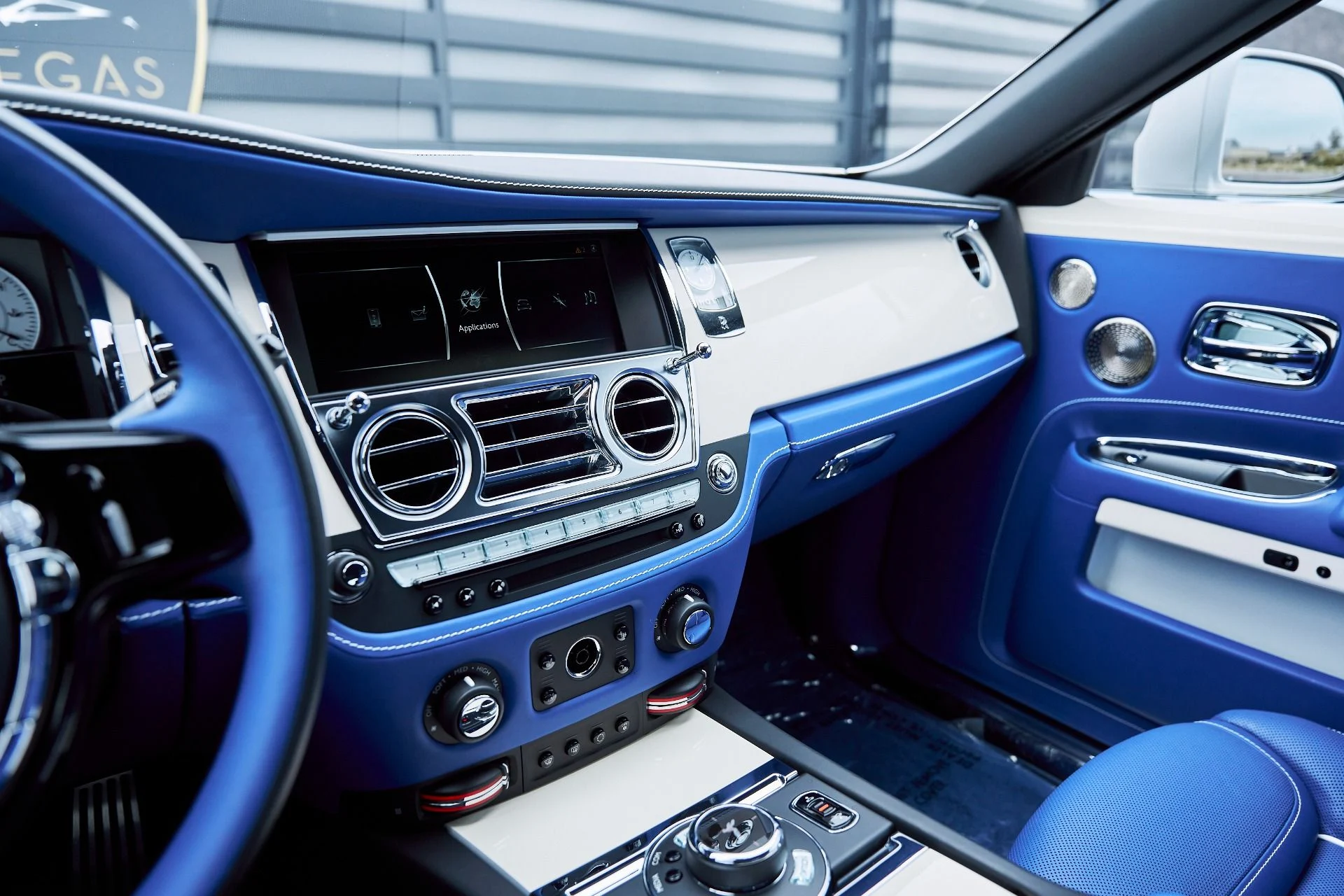 mph068_929131303_Used_2019_Rolls_Royce_Ghost_Base_1767224380_a27af4c65c