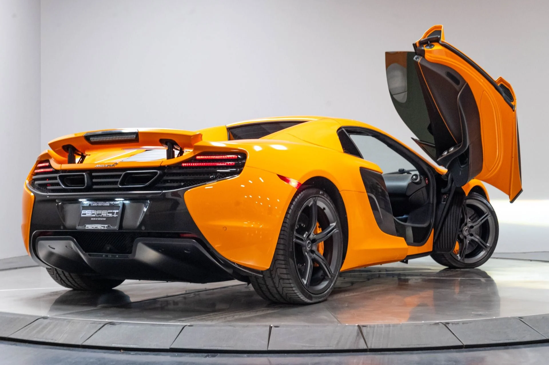 mph069_1012225688_Used_2015_Mc_Laren_650_S_Spider_1784647983_1a8ecb8c2b