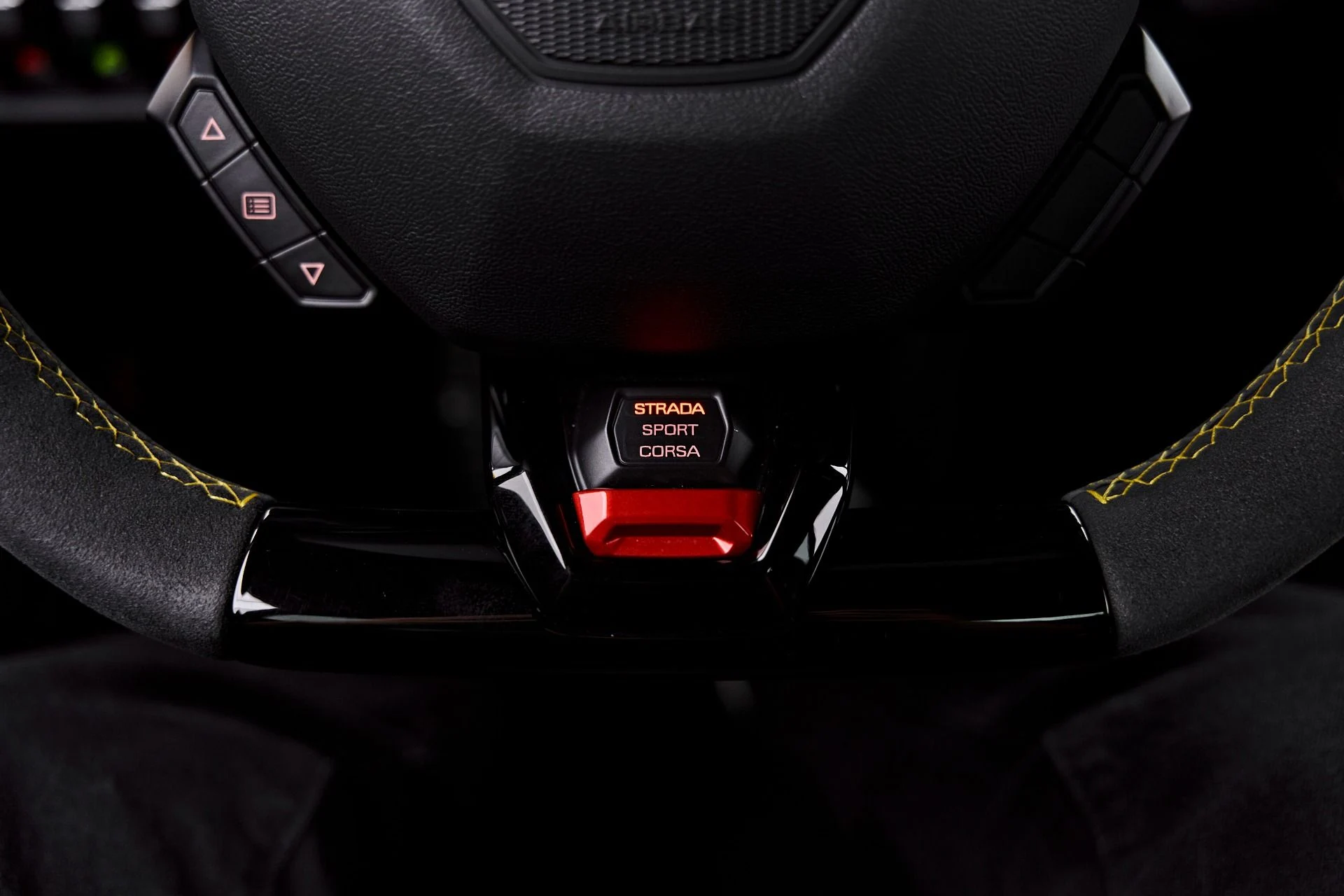 mph069_1047574320_Used_2022_Lamborghini_Huracan_EVO_Base_1787357918_ac333551cb