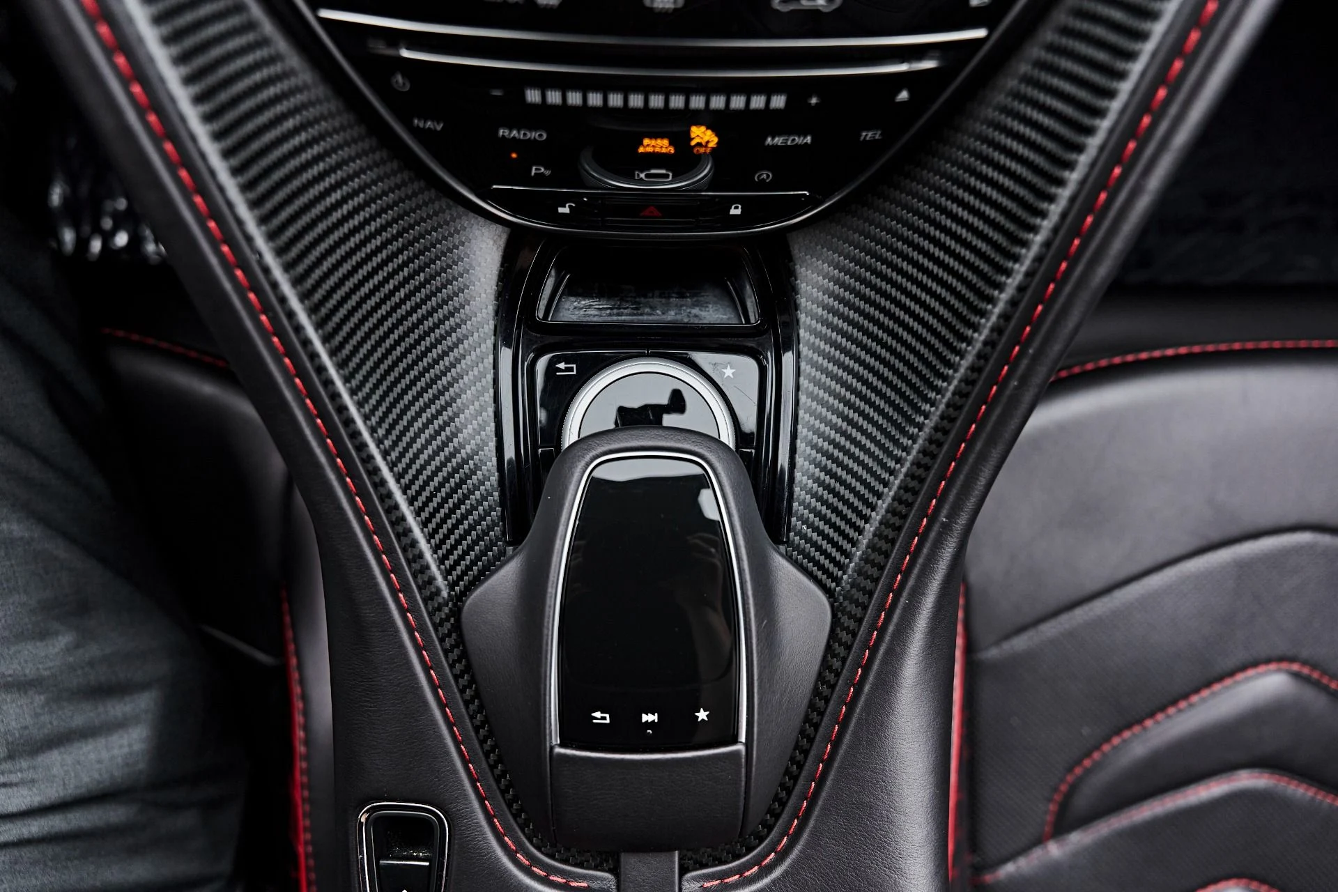 mph069_1080458002_Used_2019_Aston_Martin_DBS_Superleggera_1791337538_d6ac307217