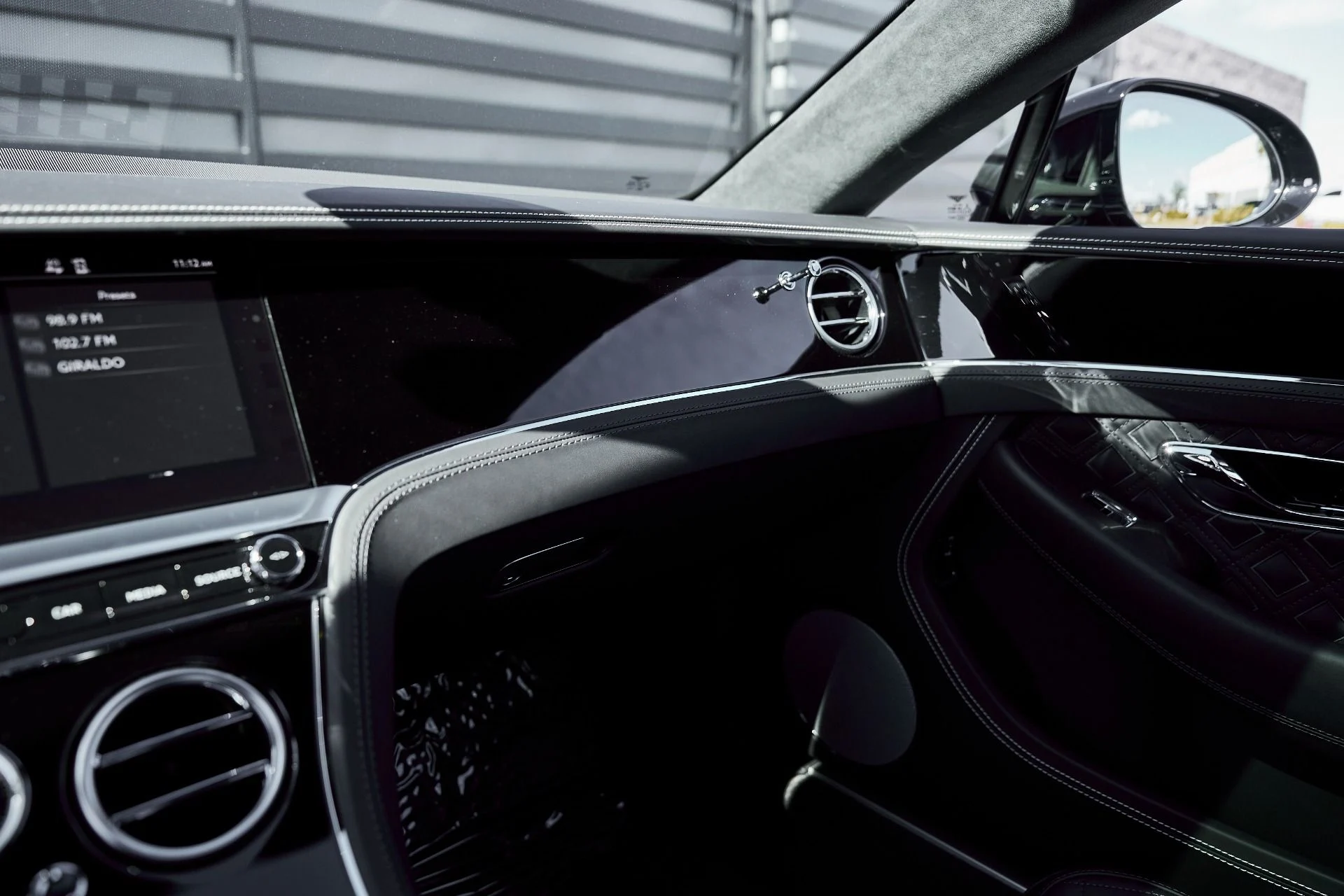 mph069_1238343632_Used_2022_Bentley_Continental_GT_V8_1771381109_e2e5c80bca