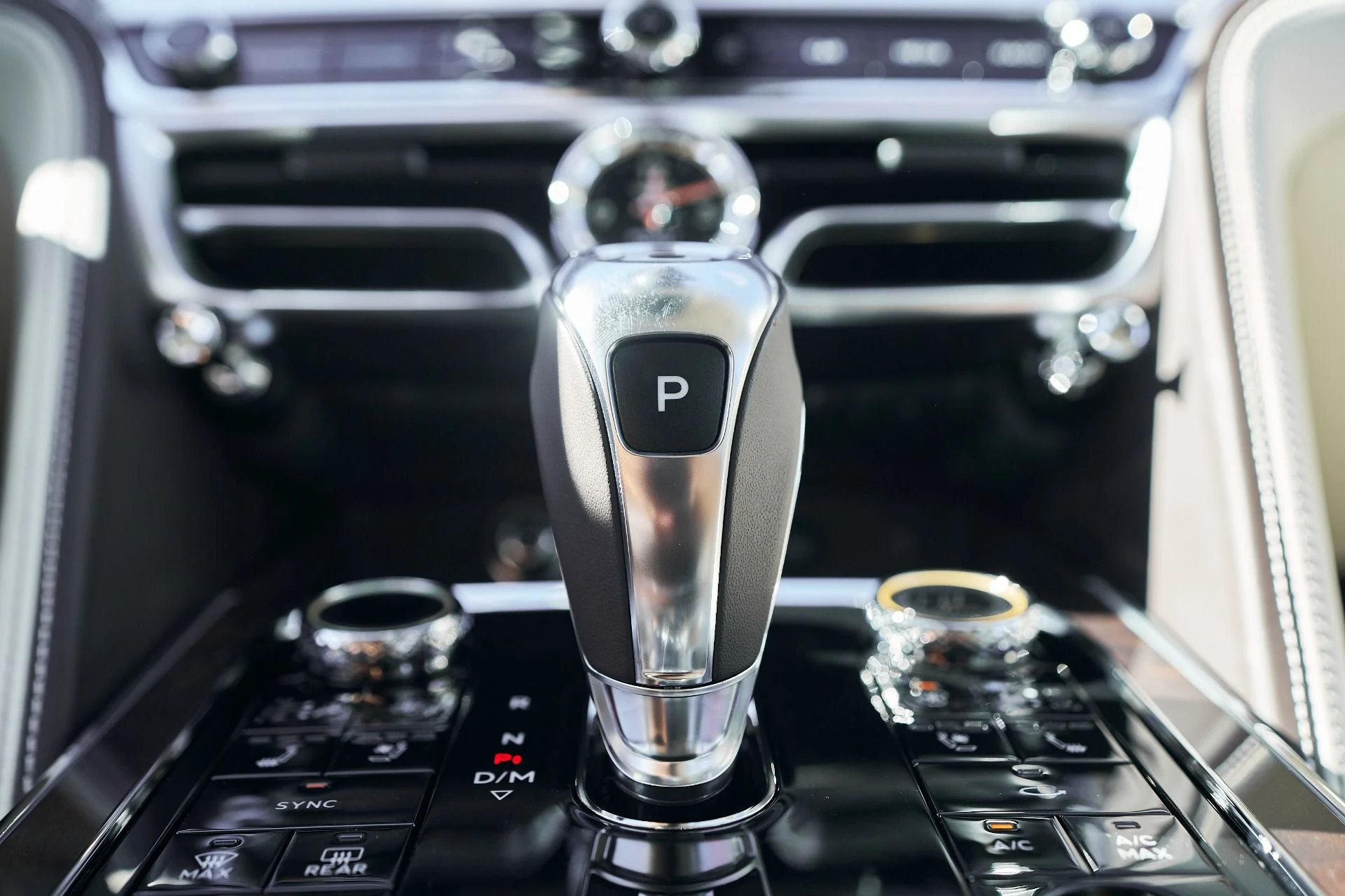 mph069_1262513405_Used_2025_Bentley_Flying_Spur_Speed_1762569281_7cfd3dff1b