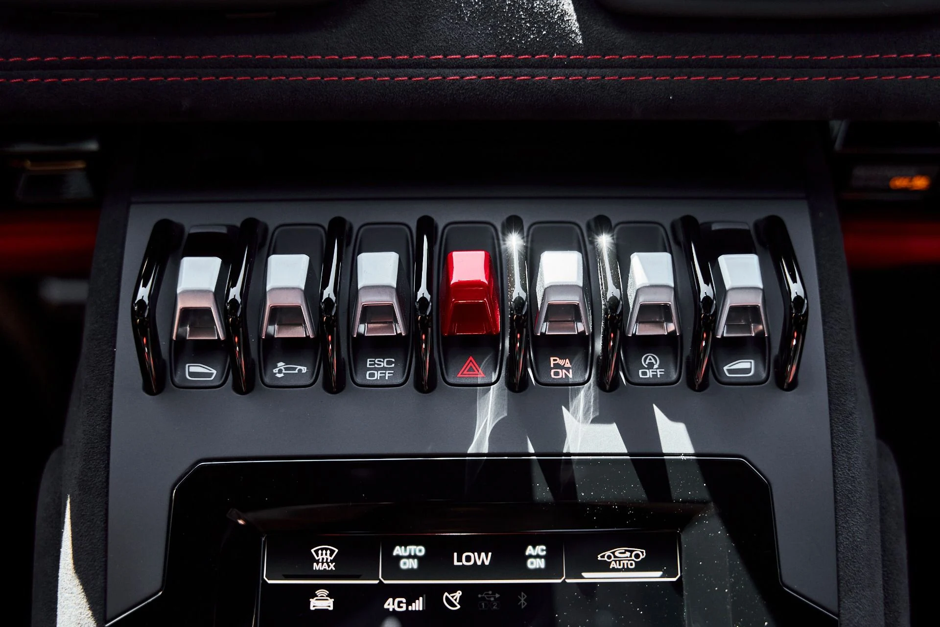 mph069_1301938993_Used_2023_Lamborghini_Huracan_1778117682_caad21473c