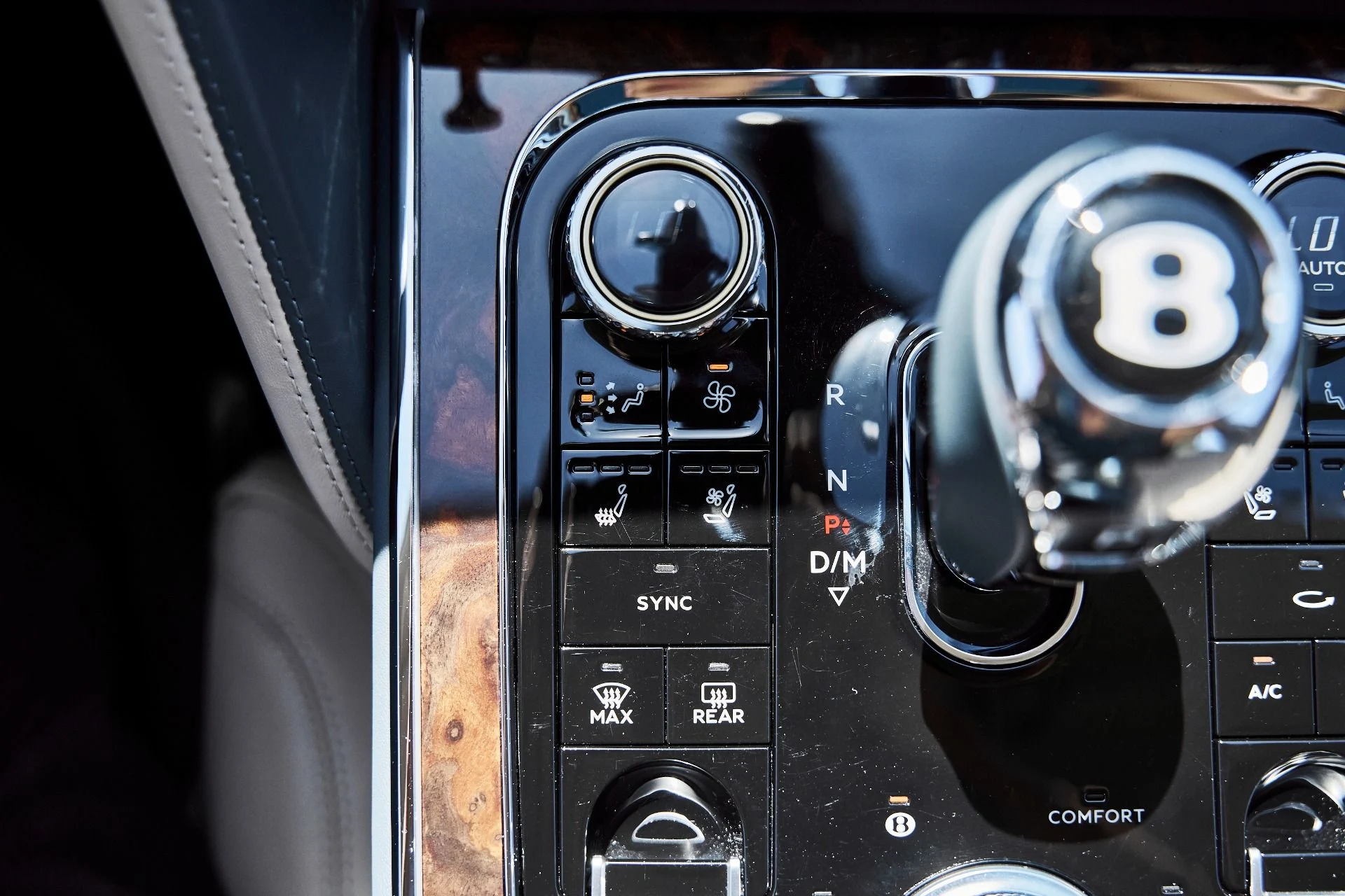 mph069_1383132297_Used_2022_Bentley_Flying_Spur_W12_1781229089_436b62aa19