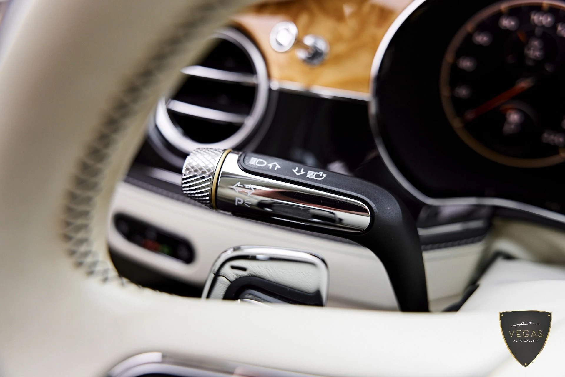 mph069_1401401115_Used_2022_Bentley_Flying_Spur_V8_1782495106_b2b7c08328