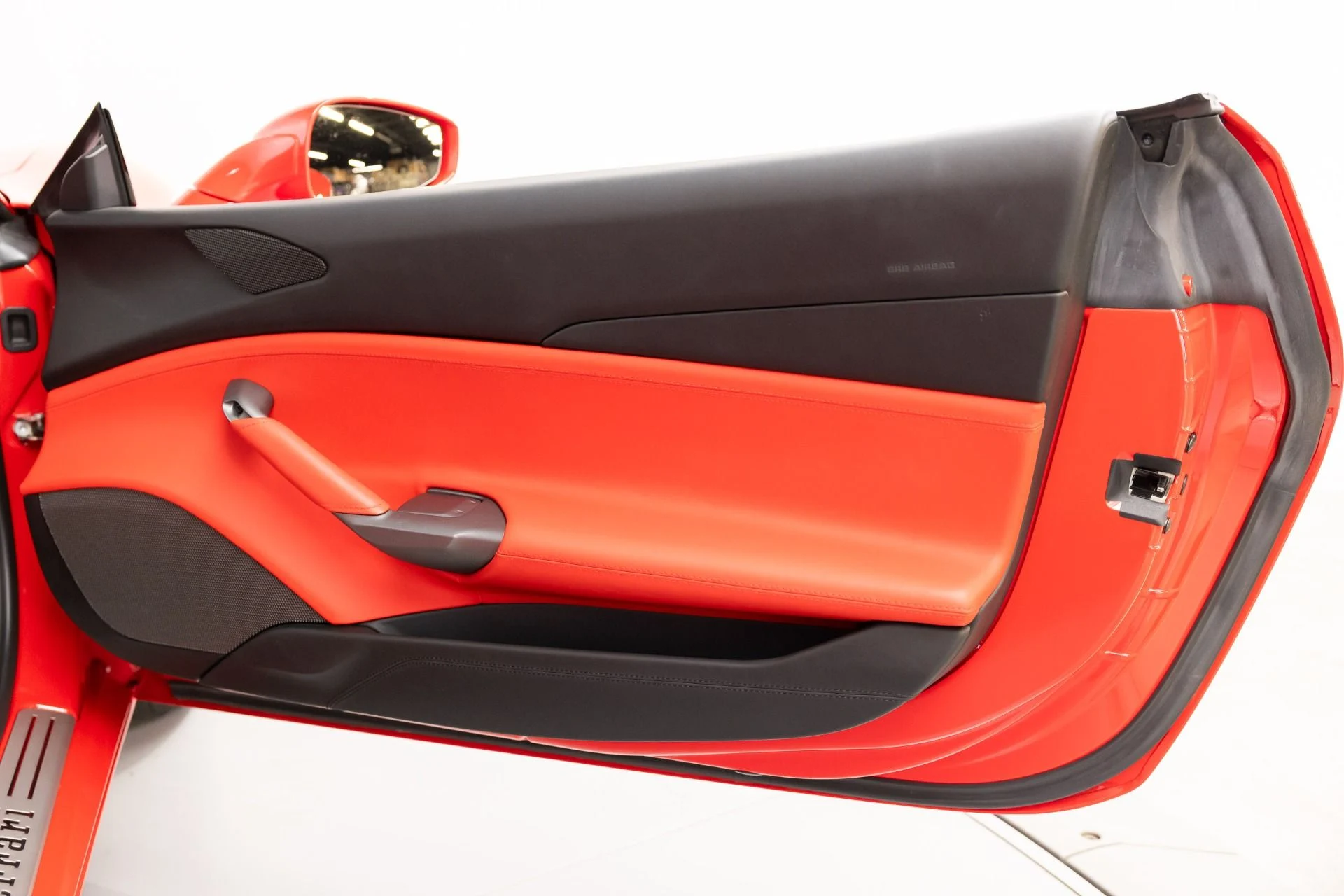 mph069_1402798342_Used_2017_Ferrari_488_Spider_1782928038_254af25e36