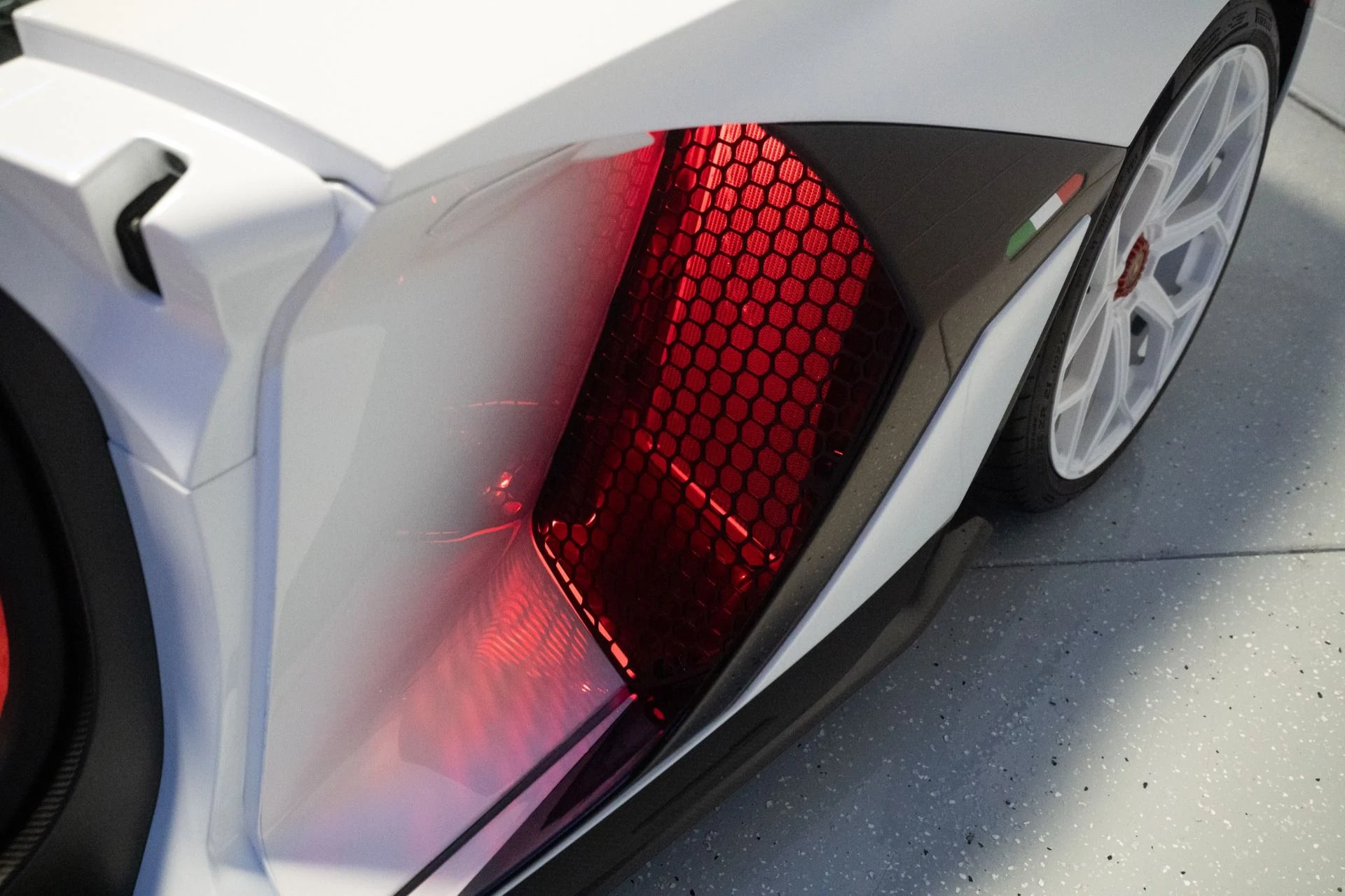 mph069_1403761459_Used_2020_Lamborghini_Aventador_LP_770_4_SVJ_1784236770_826aa6e745