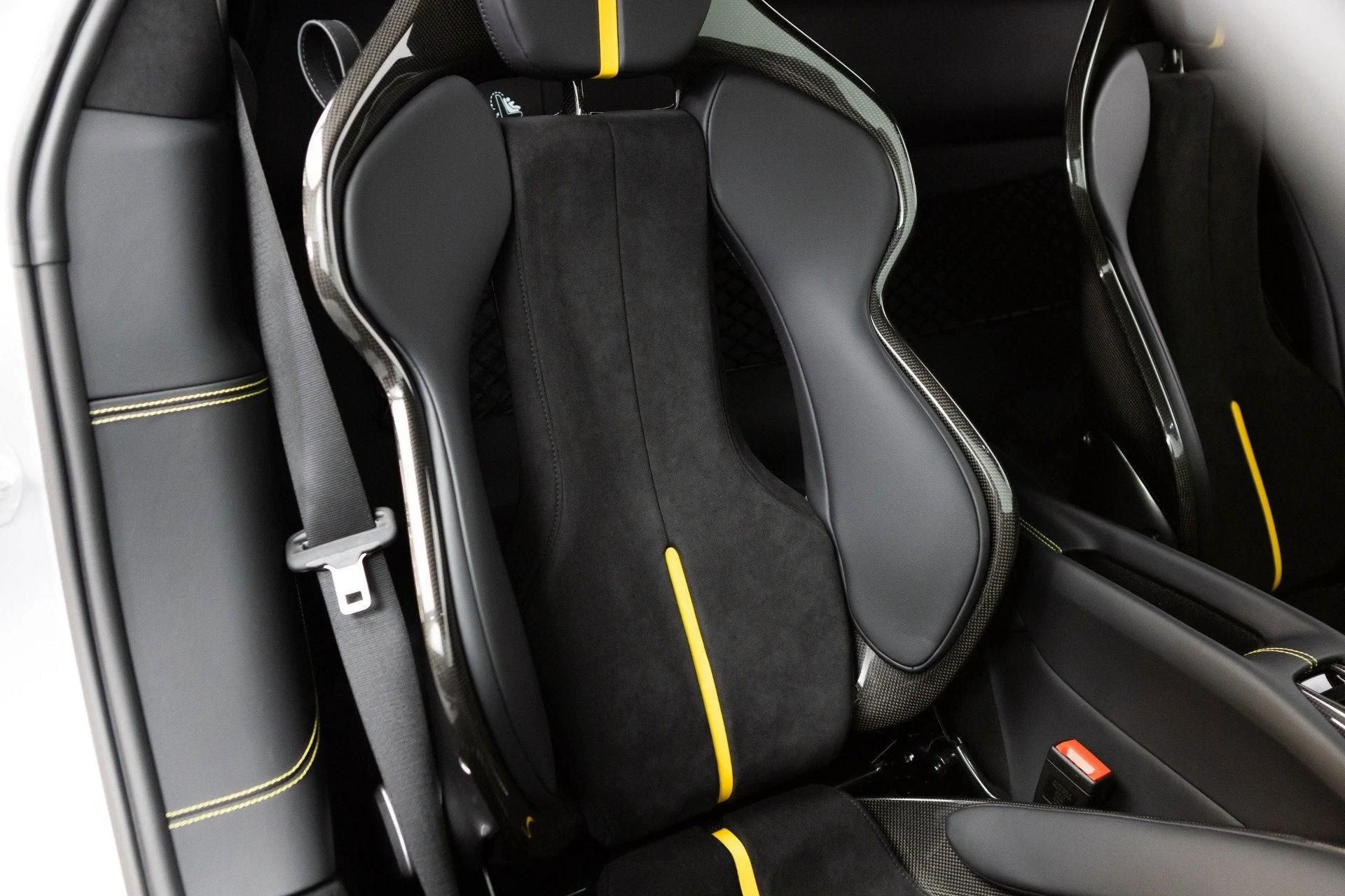 mph069_1426546856_Used_2024_Ferrari_296_GTB_1777367719_d29e31326a