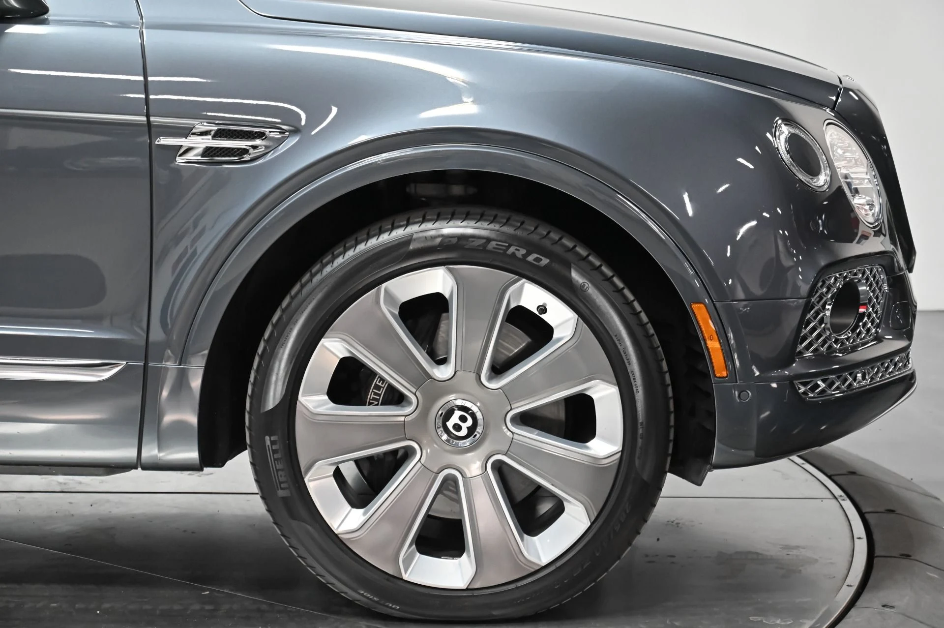 mph069_1469980706_Used_2018_Bentley_Bentayga_Mulliner_1757711699_b45e0437f7