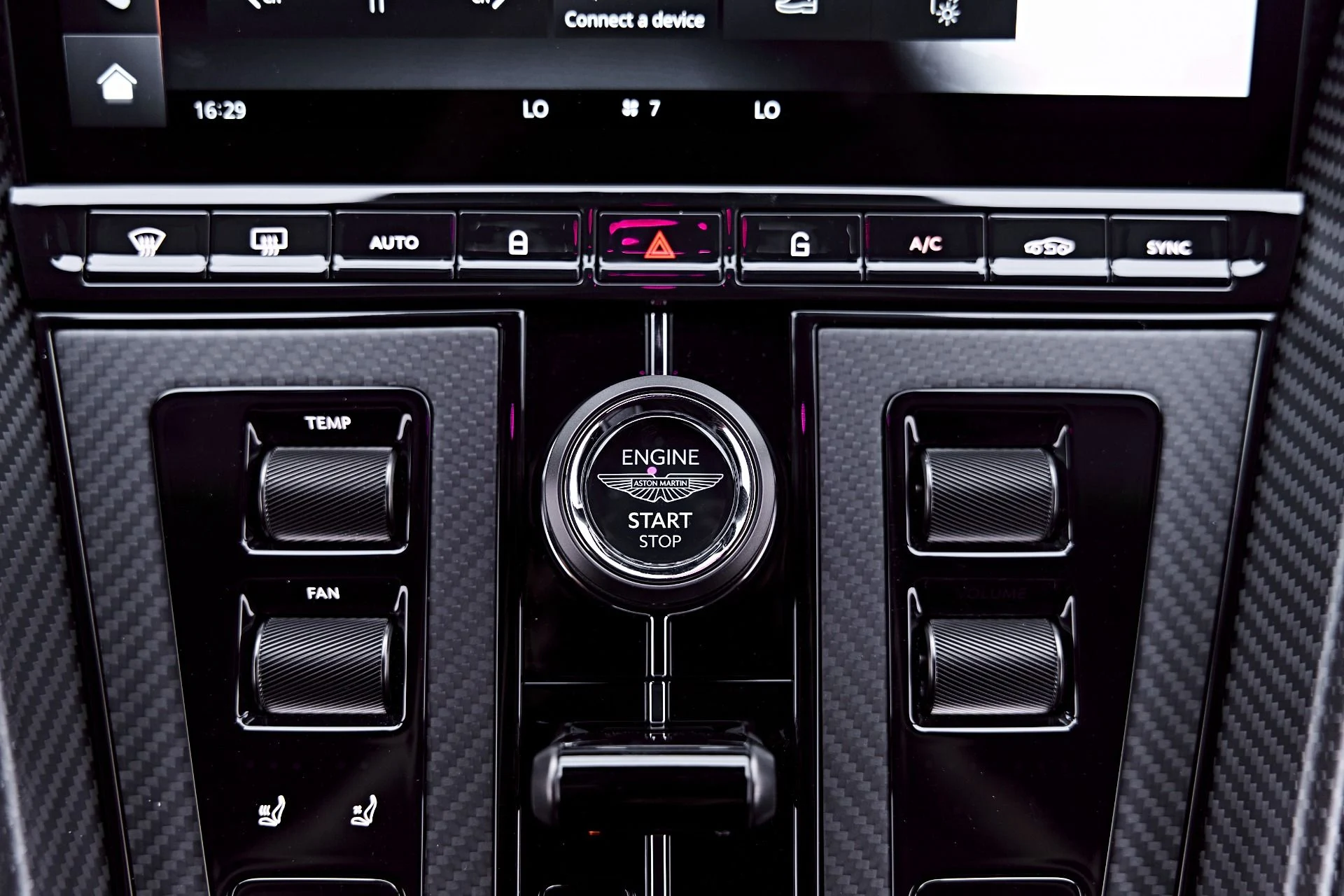 mph069_1498578244_Used_2024_Aston_Martin_DB_12_1781813880_8beb833e1c