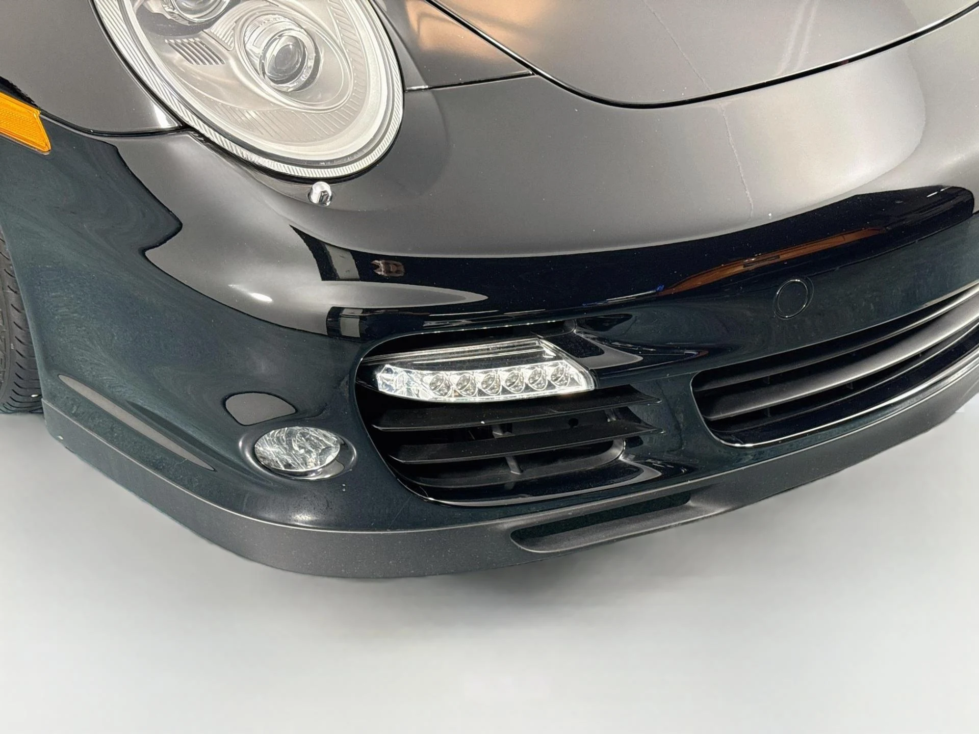 mph069_1528801384_Used_2012_Porsche_911_Turbo_S_1792607222_4e4dc0d3dd