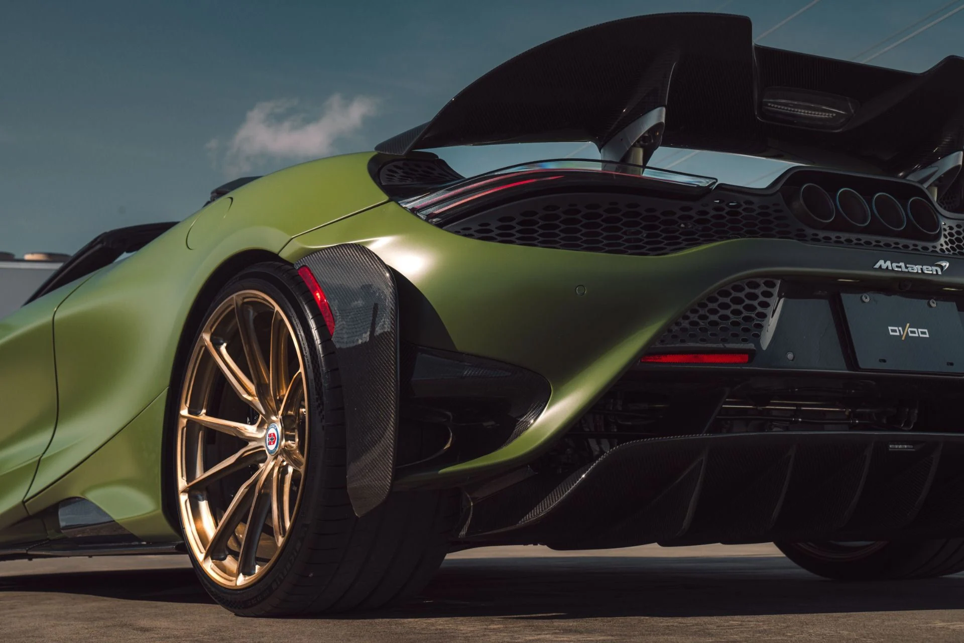 mph069_1580761486_Used_2022_Mc_Laren_765_LT_Spider_MSO_27000_MATTE_URBAN_GREEN_PAINT_570000_MSRP_HRE_UPGRADES_1765304765_cdd19d8f96