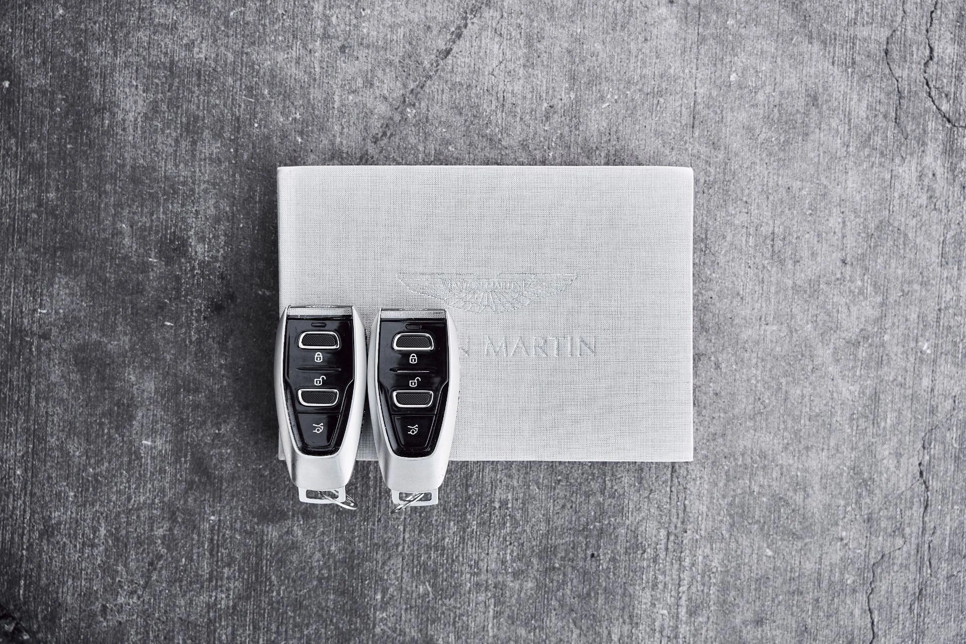 mph069_1593048370_Used_2023_Aston_Martin_DBX_707_1774652515_8fb33fa49b