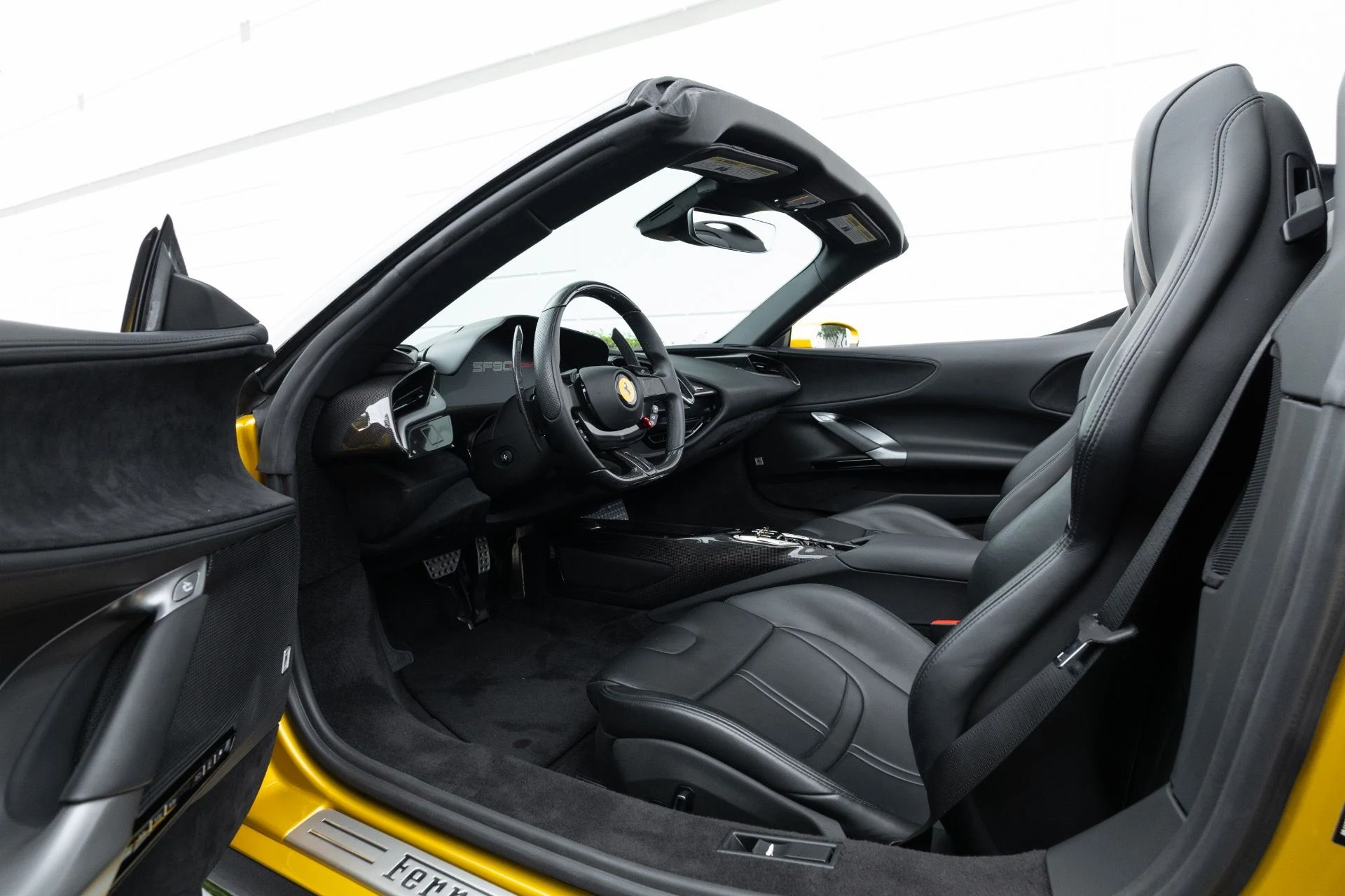 mph069_162103468_Used_2022_Ferrari_SF_90_Spider_1775626240_81d8df3297